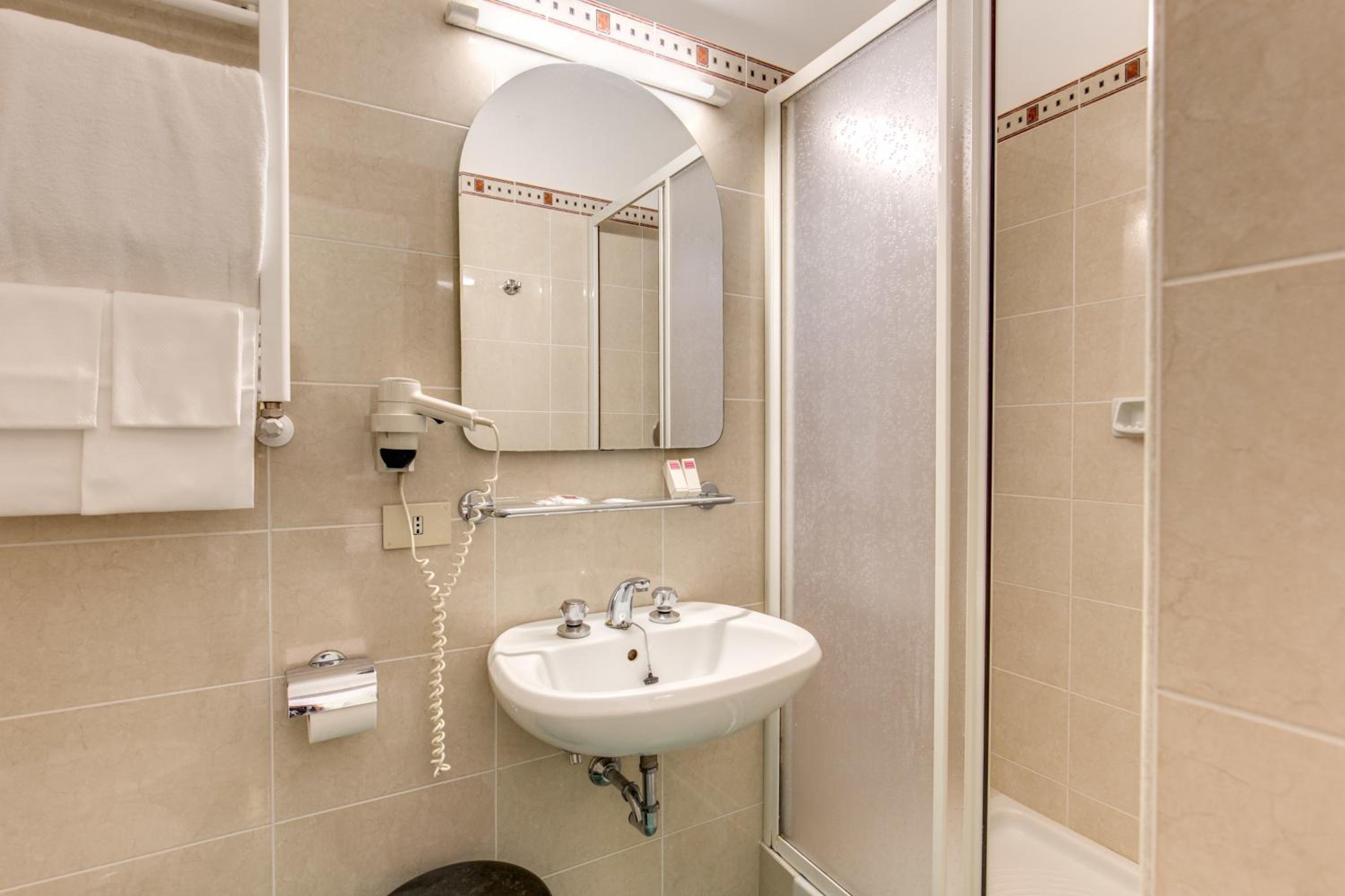 Double or Twin Room photo 2