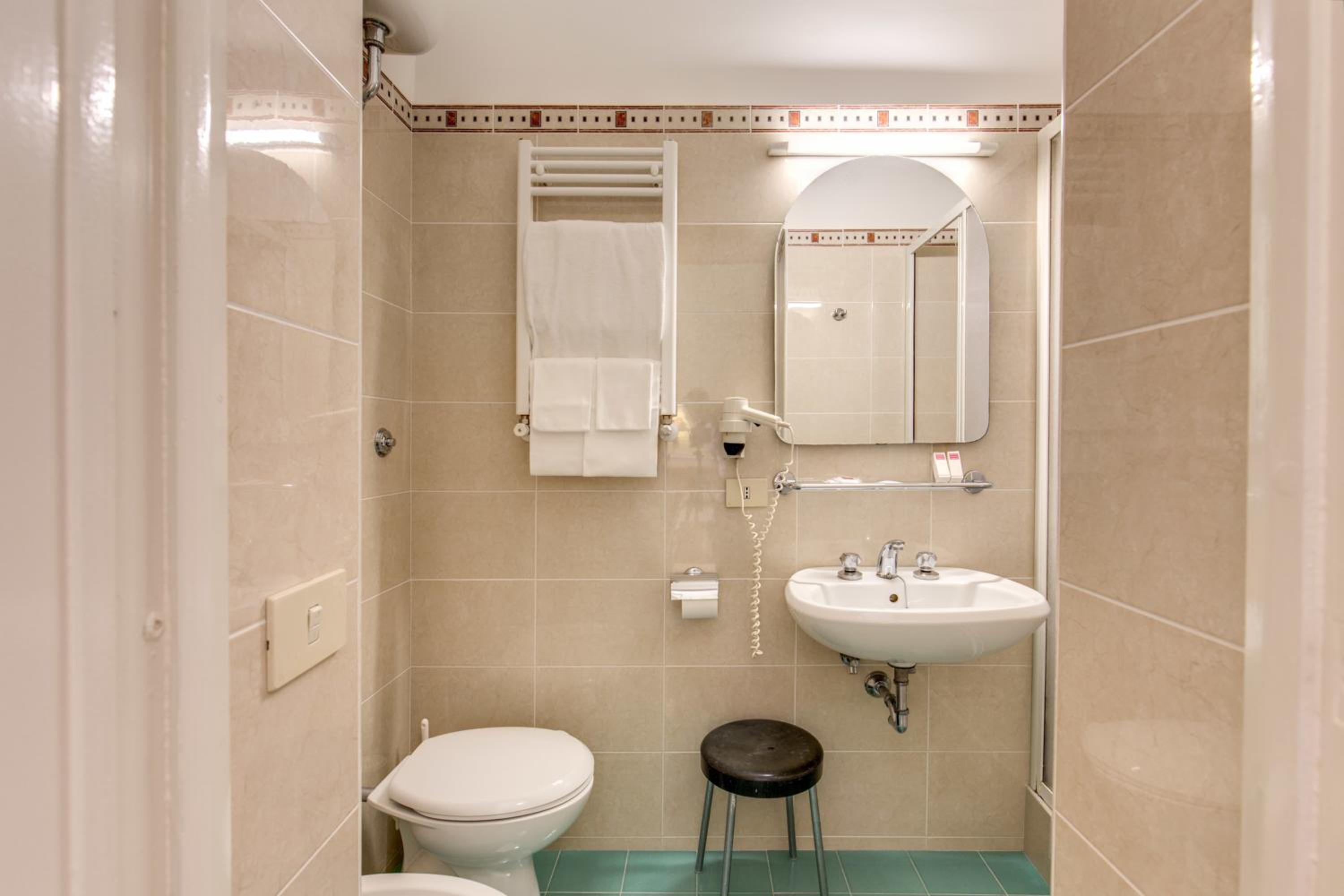 Double or Twin Room photo 3