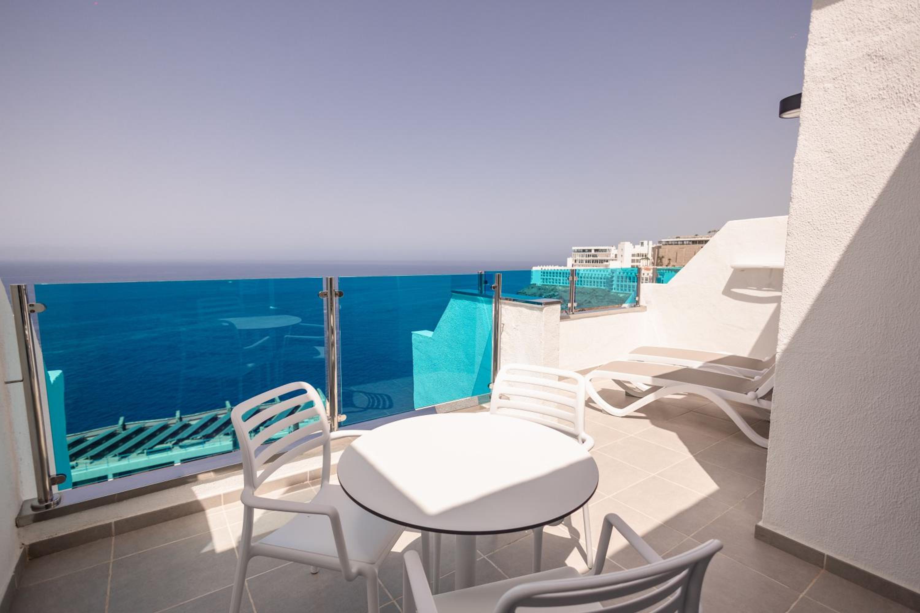 Family Suite Sea View (2 Adults + 3Children)