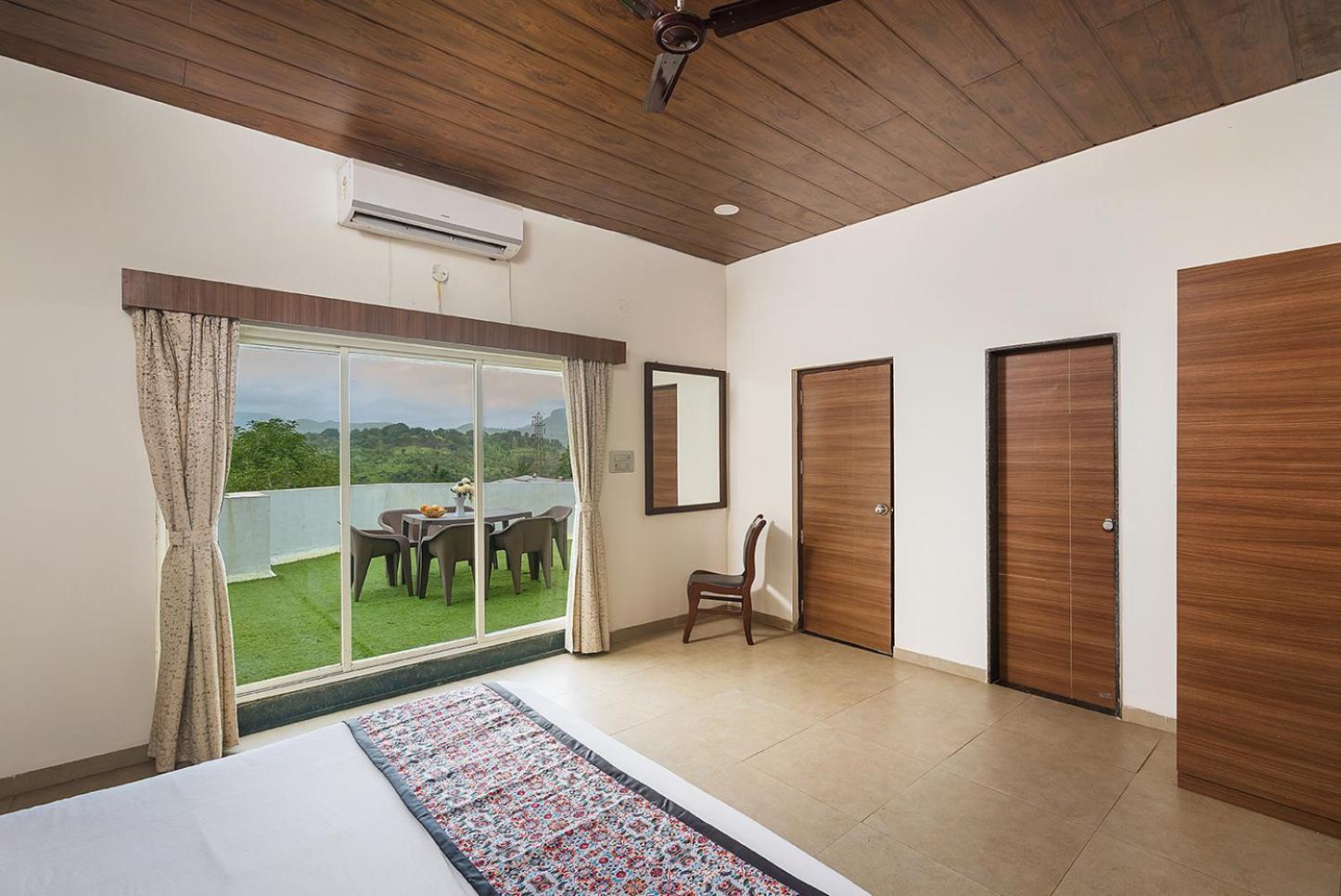 Royal Villa 4 BHK - Photo 1
