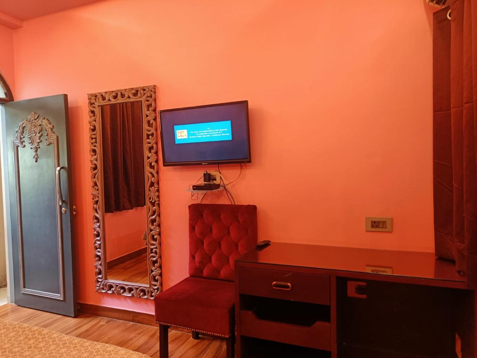 Family Room - Photo 9