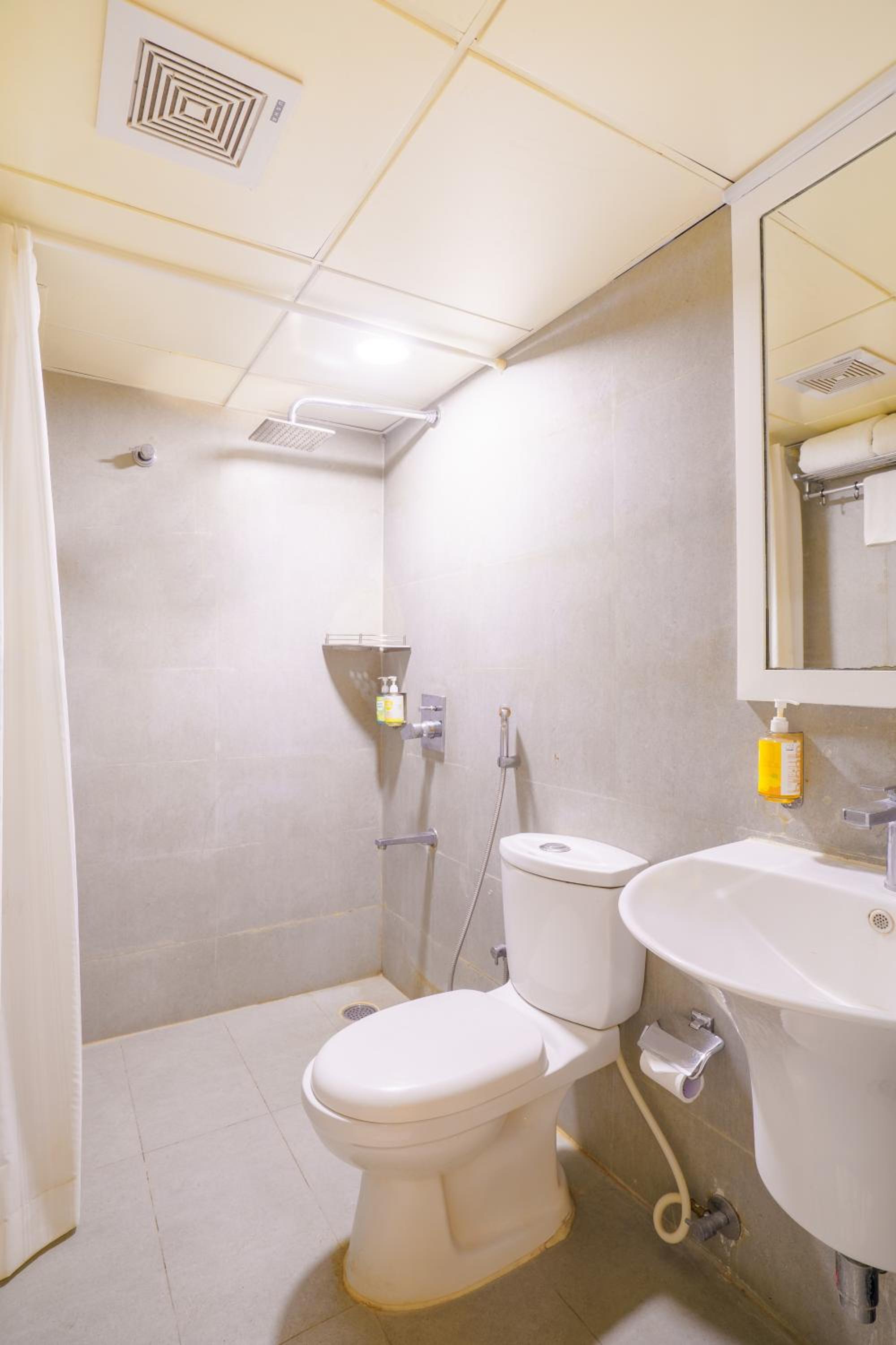 Standard Twin Room - Photo 2