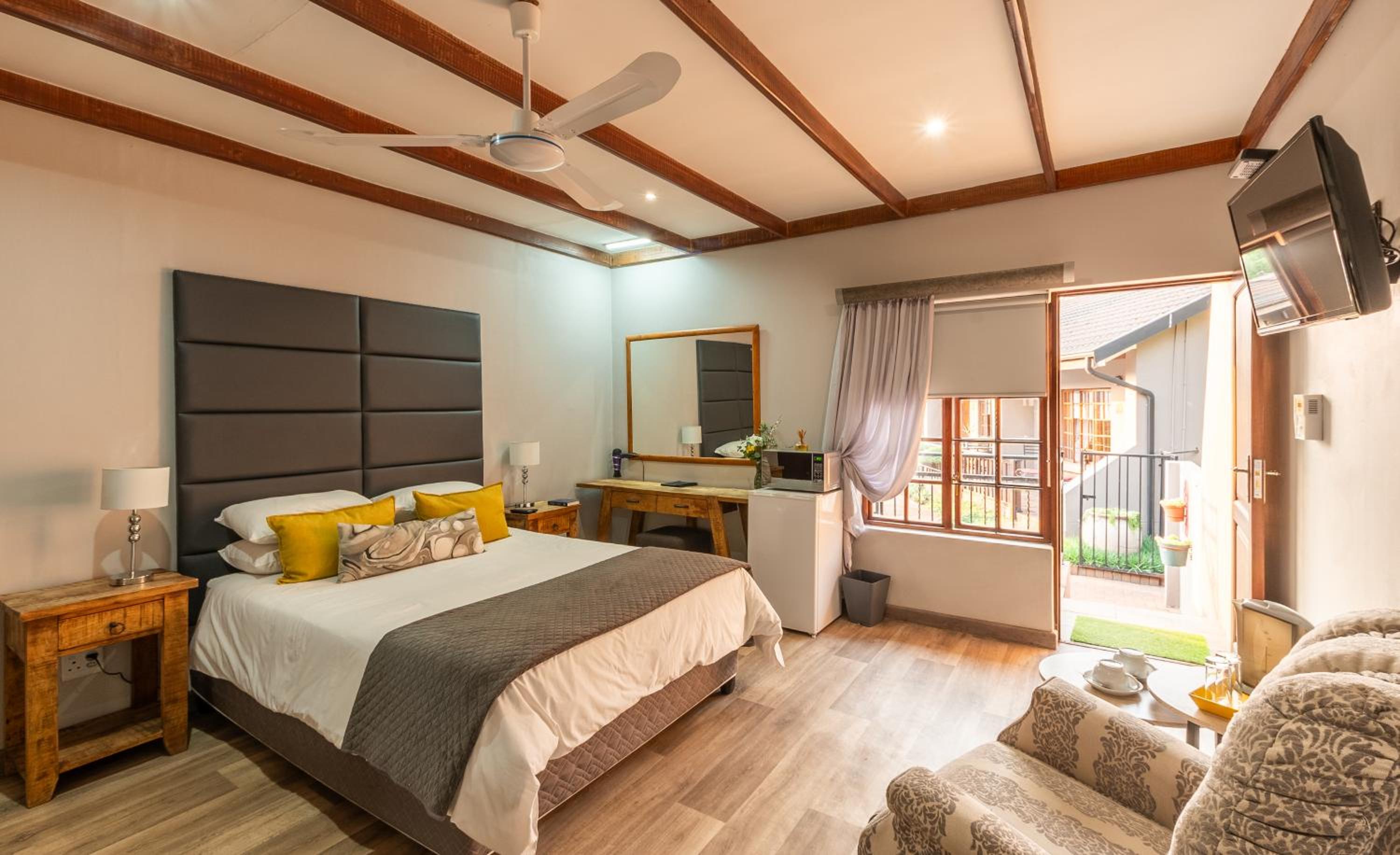 Double Room - Photo 2