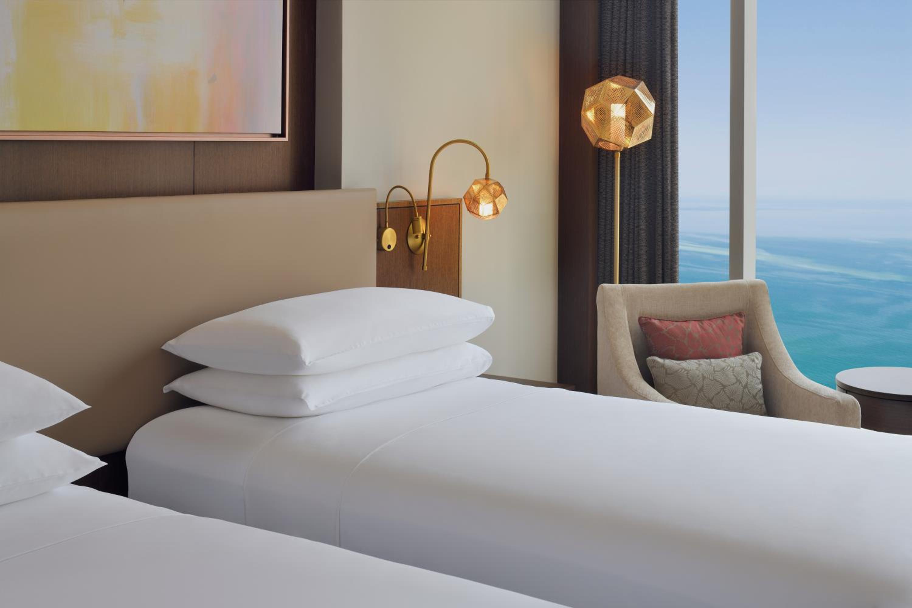 Junior Suite Twin, Partial Sea view, Executive Lounge and Beach Access