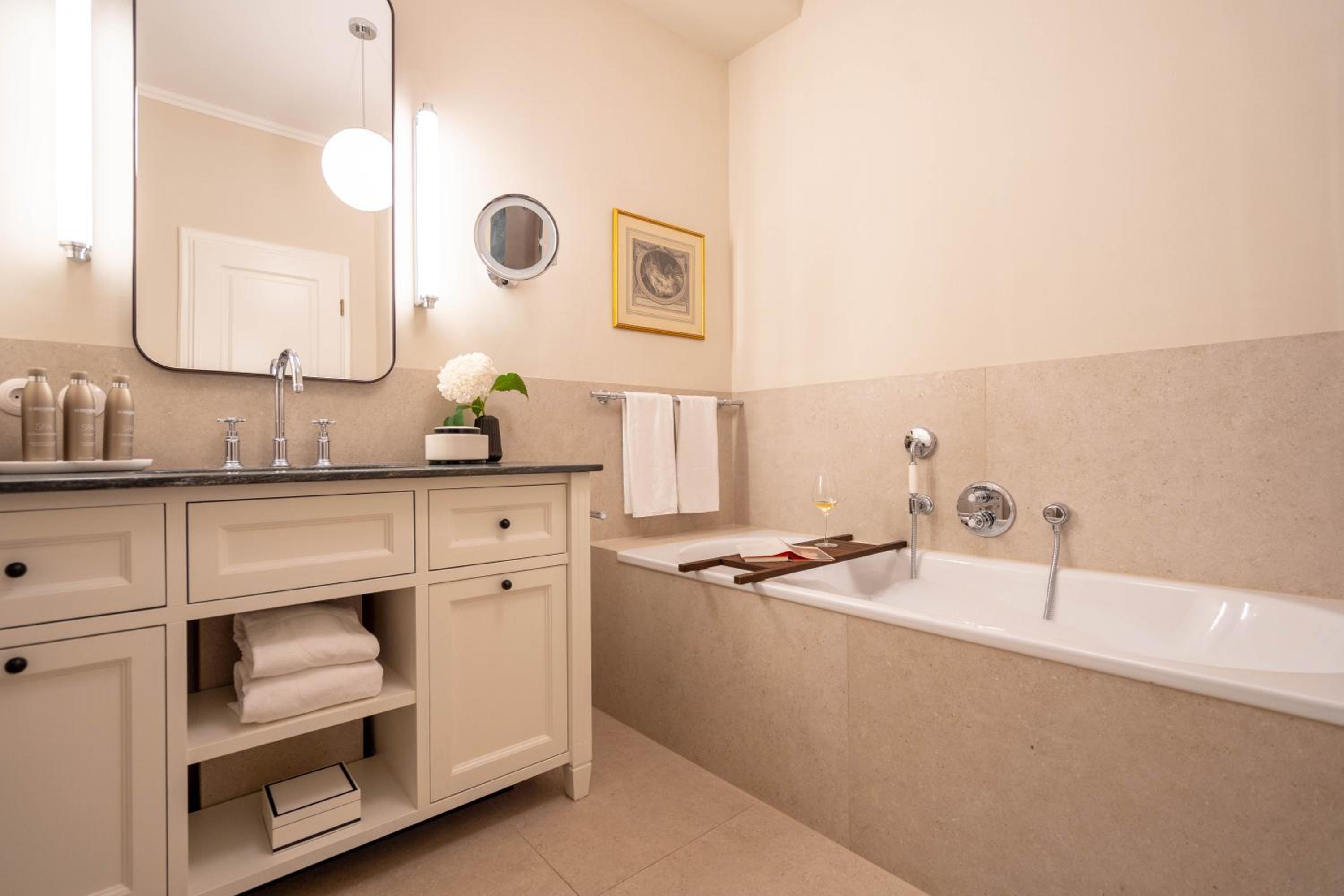 Large Double Room photo 3