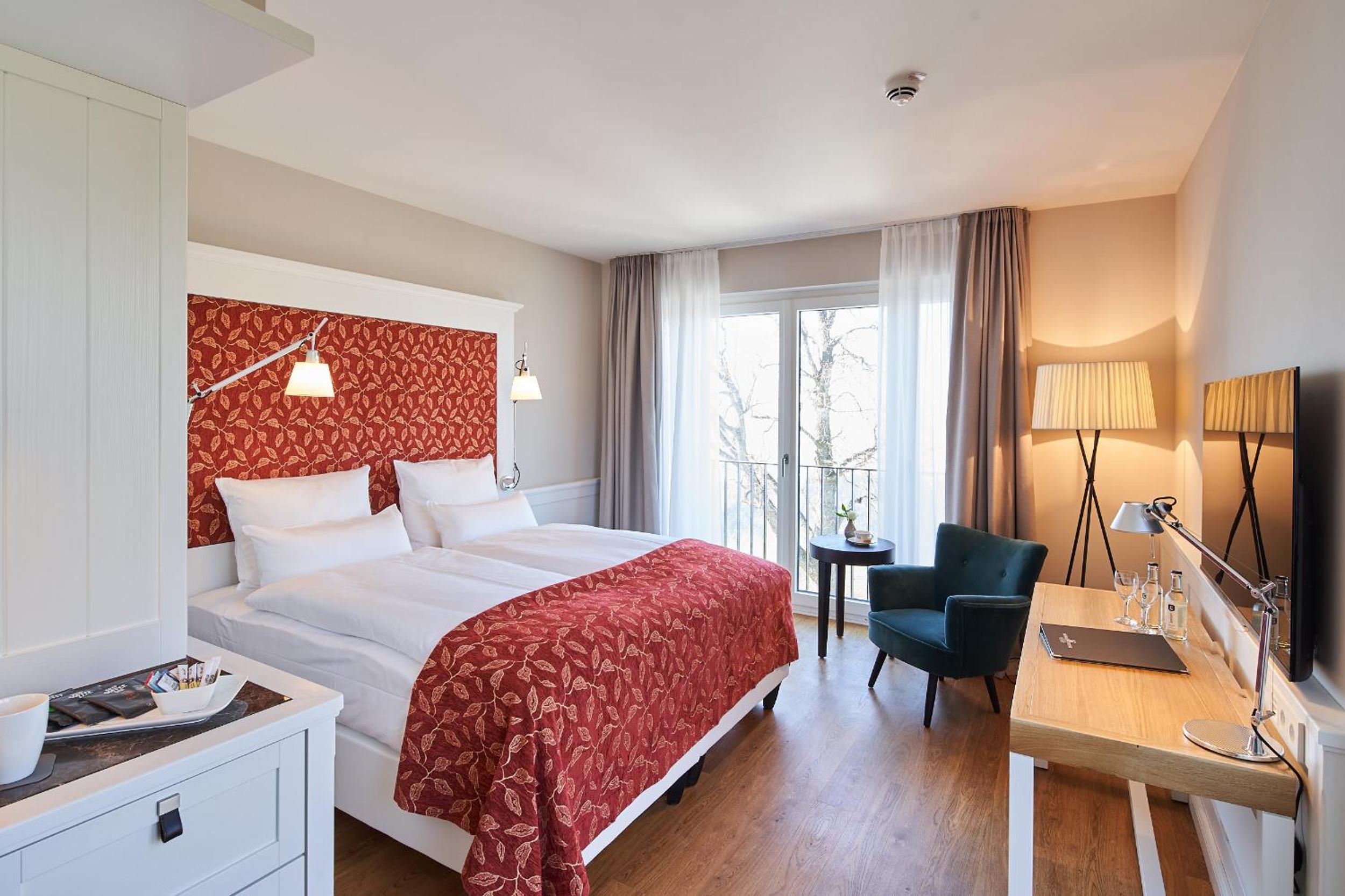 Superior Double or Twin Room with City View - Photo 2