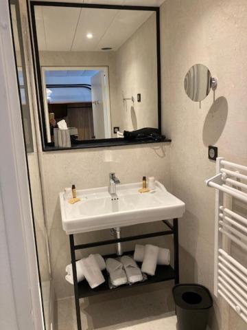 Deluxe Double or Twin Room - Photo 4