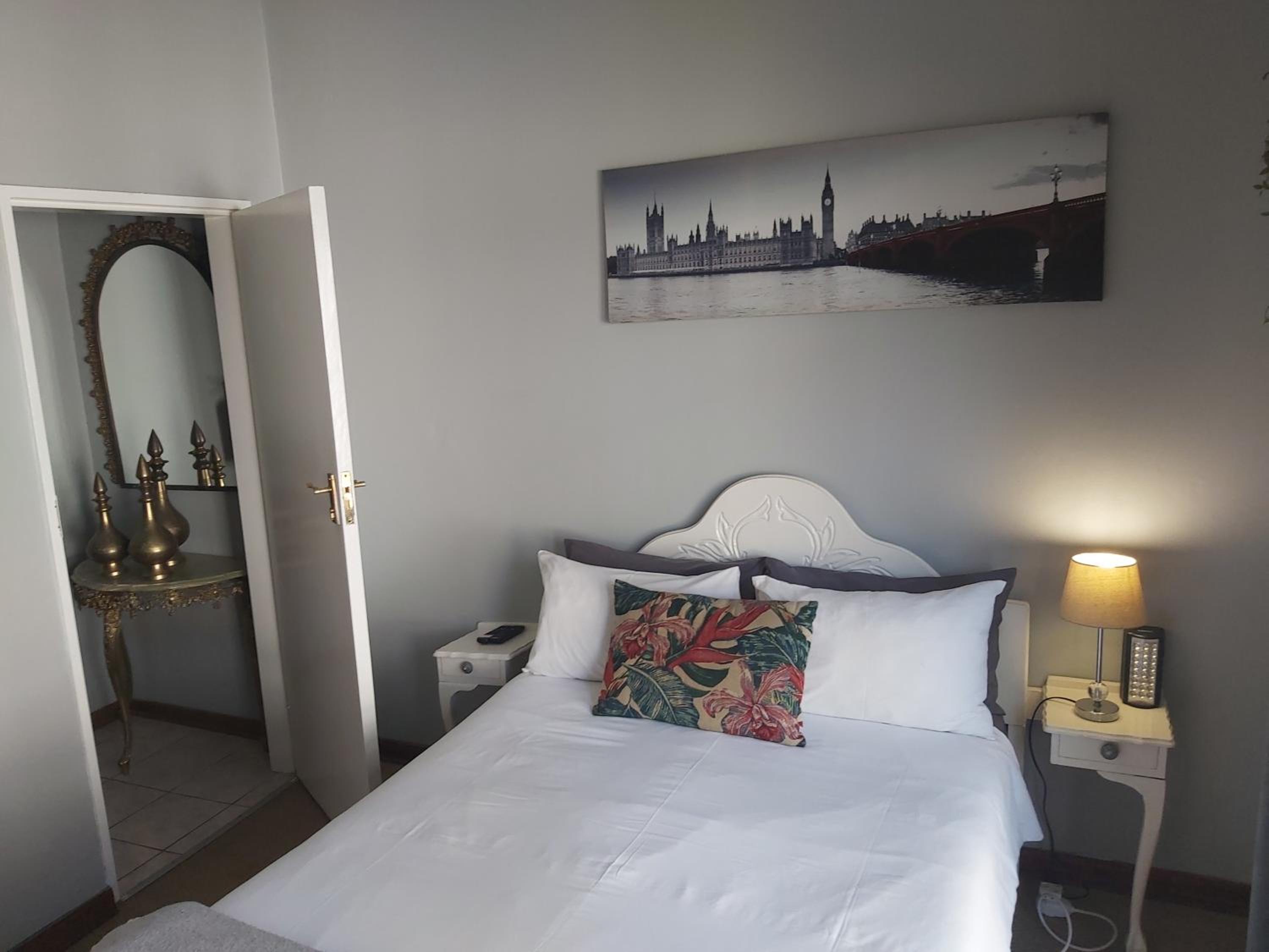Double Room with Private Bathroom photo 1