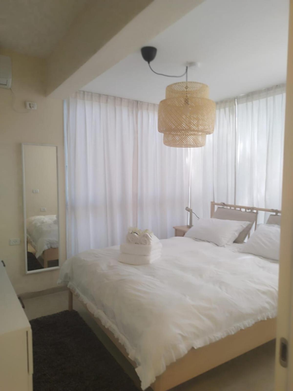 Urban One Bedroom  Apartment - unit 2 photo 2