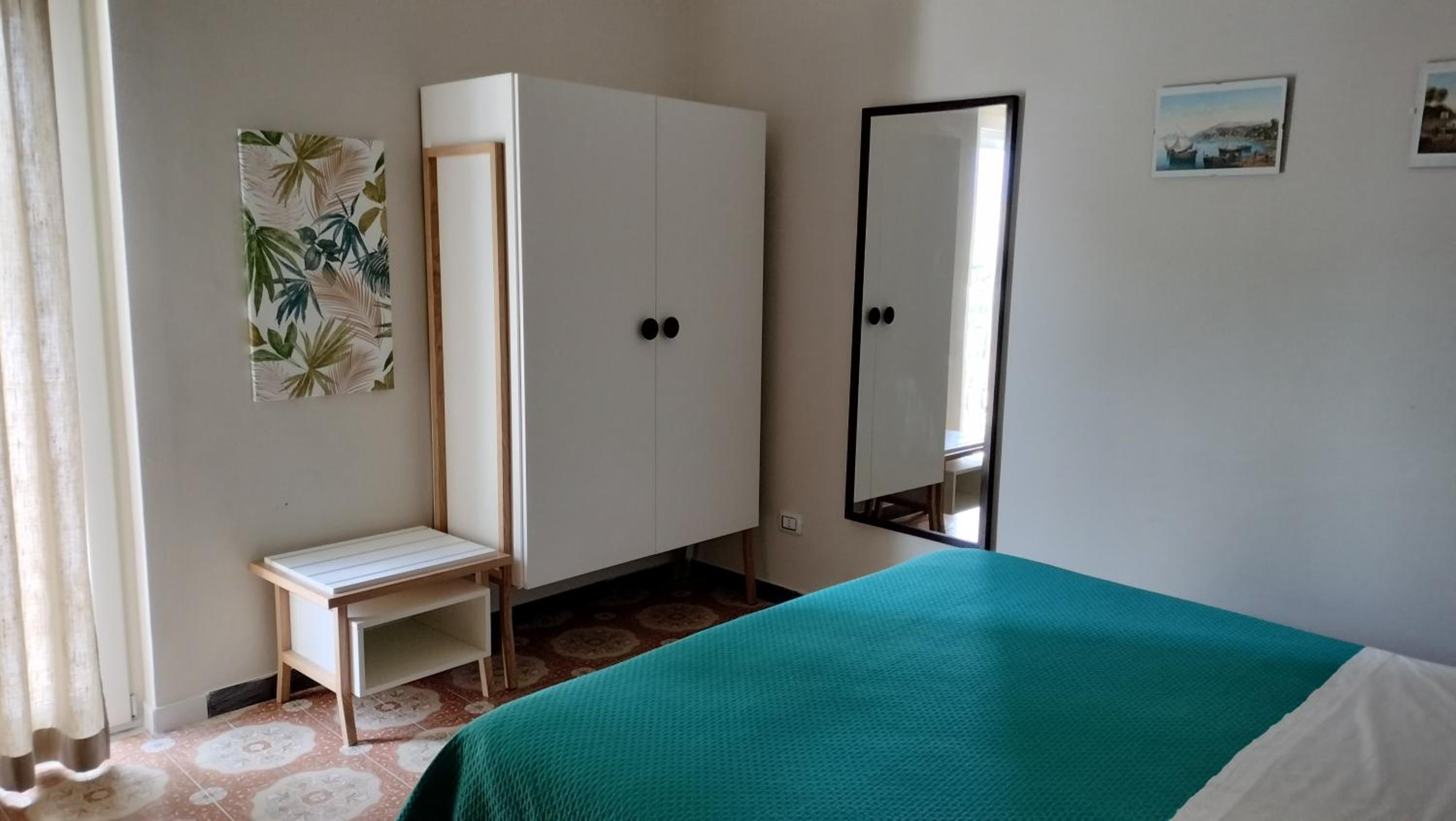 Large Double Room - Photo 13