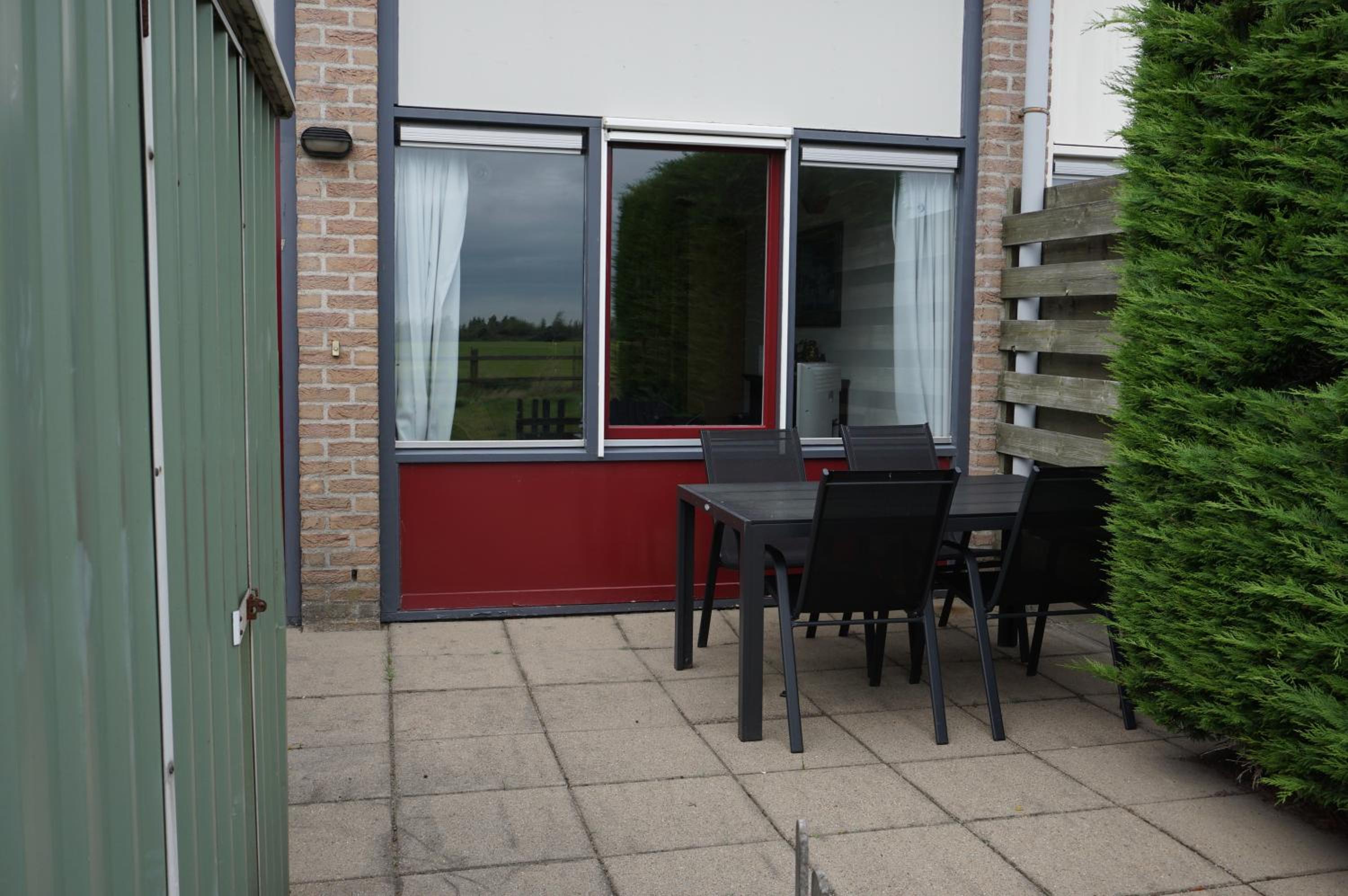 Three-Bedroom House photo 3