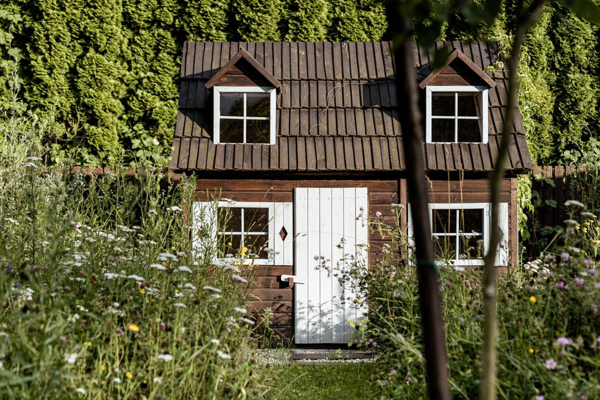 Three-Bedroom House photo 2