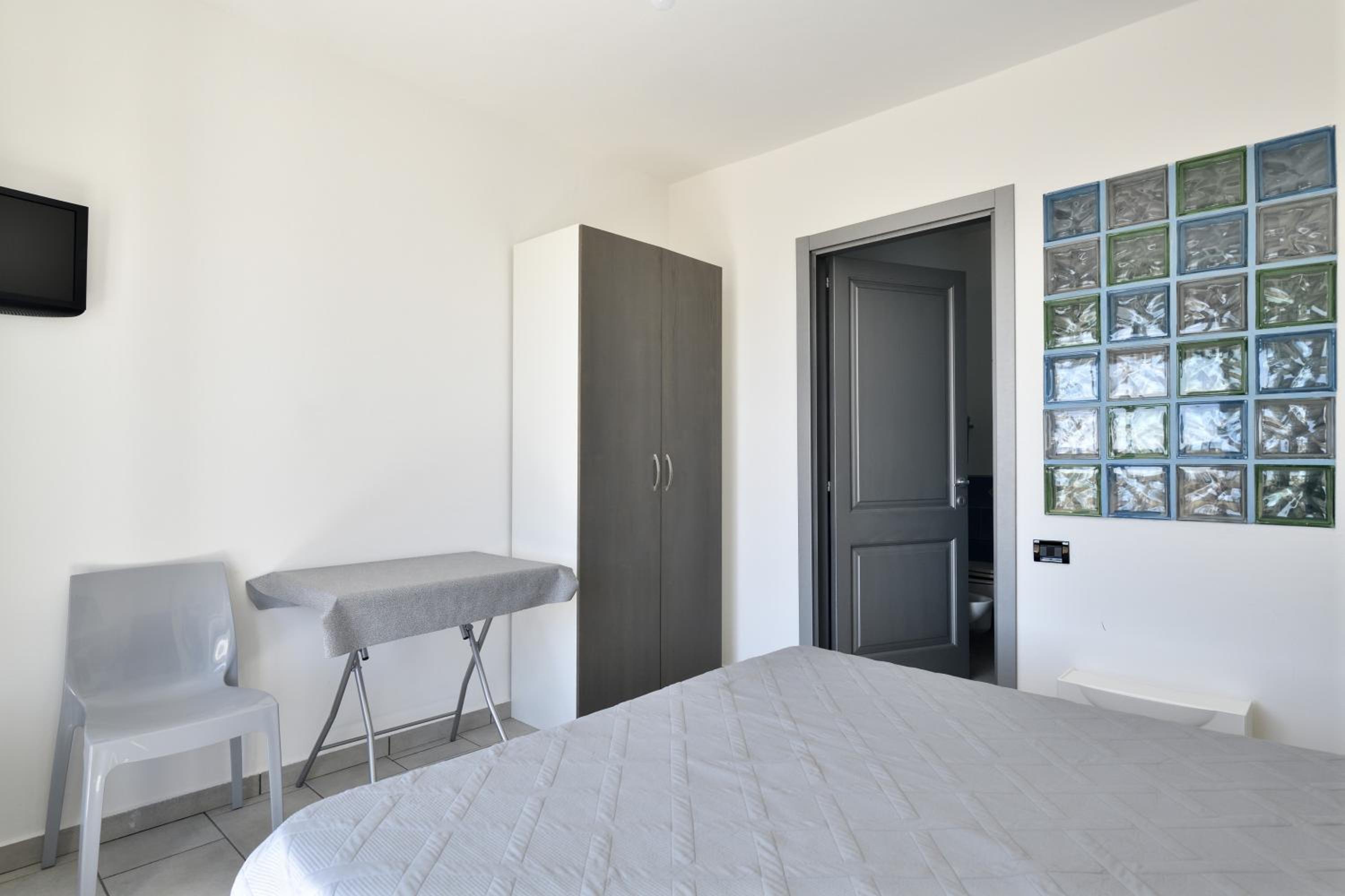 Two-Bedroom House photo 2