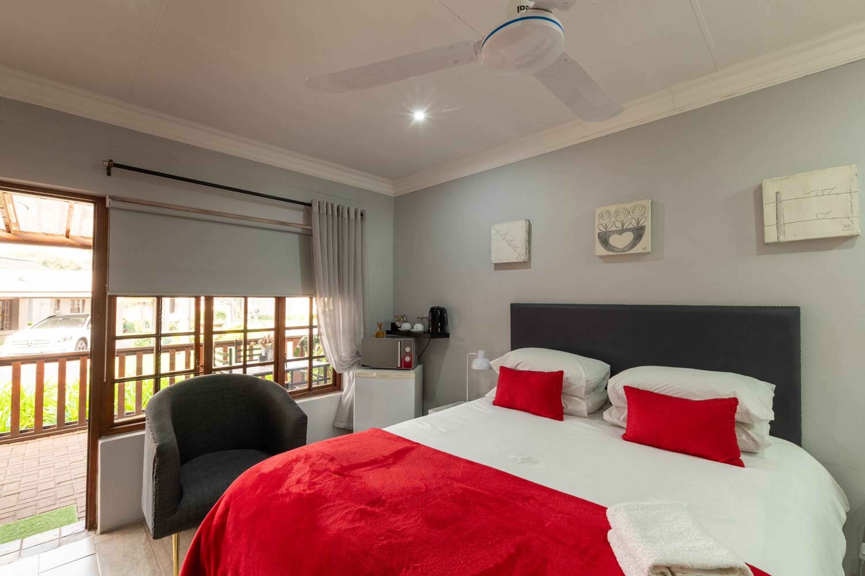 Double Room - Photo 21