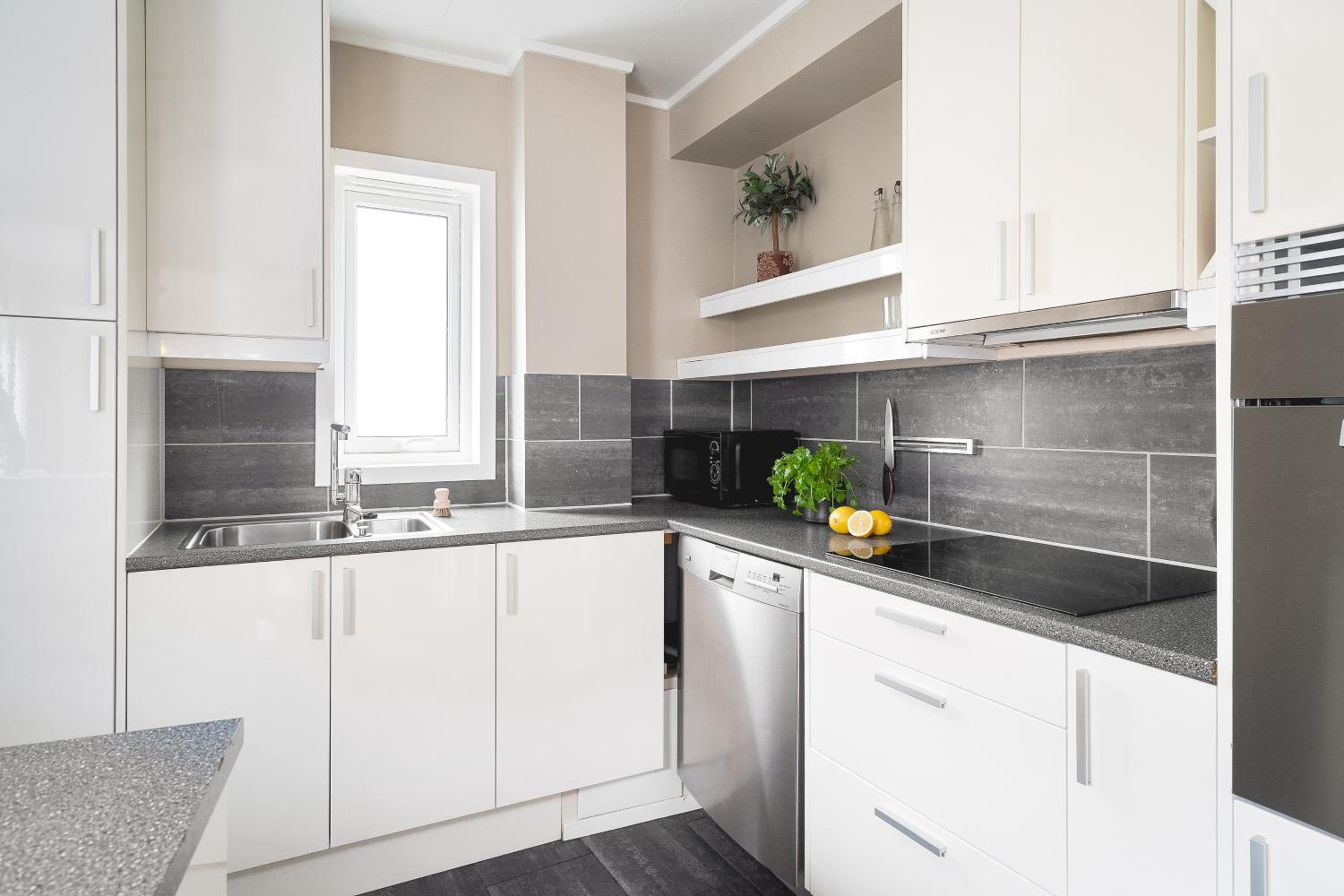 Three-Bedroom Apartment - Photo 8