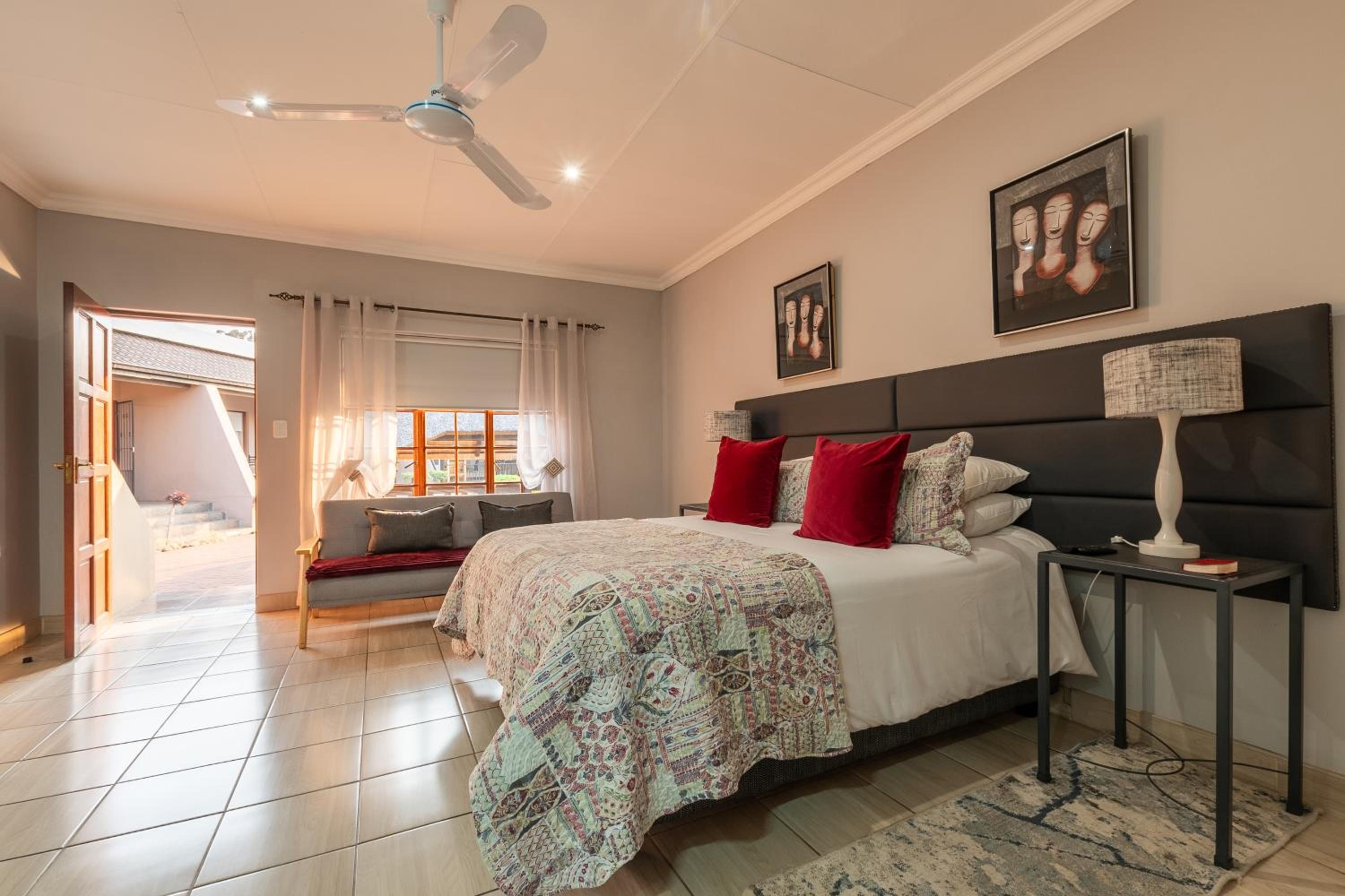 Triple Room - Photo 11