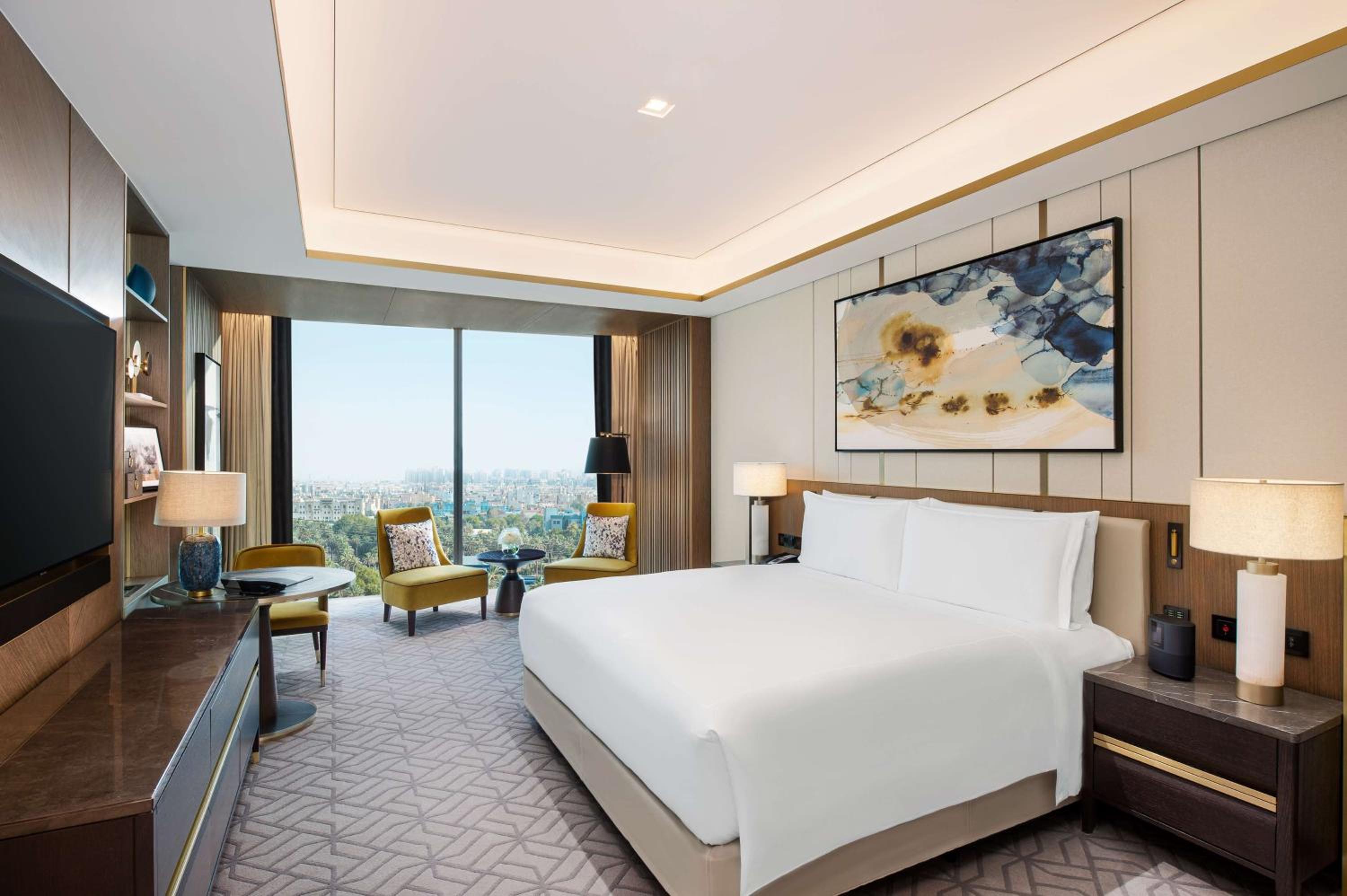 Deluxe King Room - Mobility Accessible - Photo 1