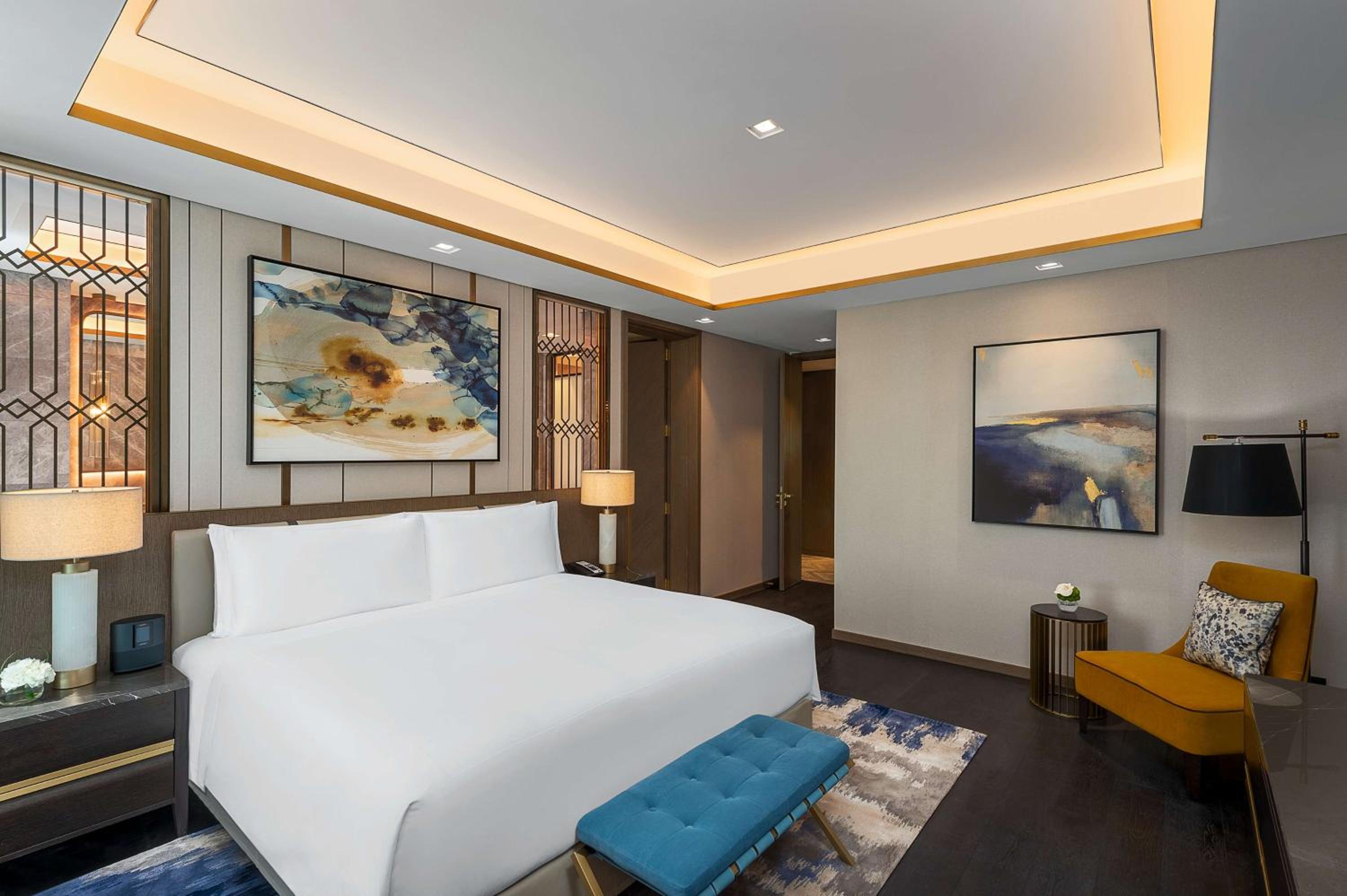 One-Bedroom Ikaros Premier King Suite