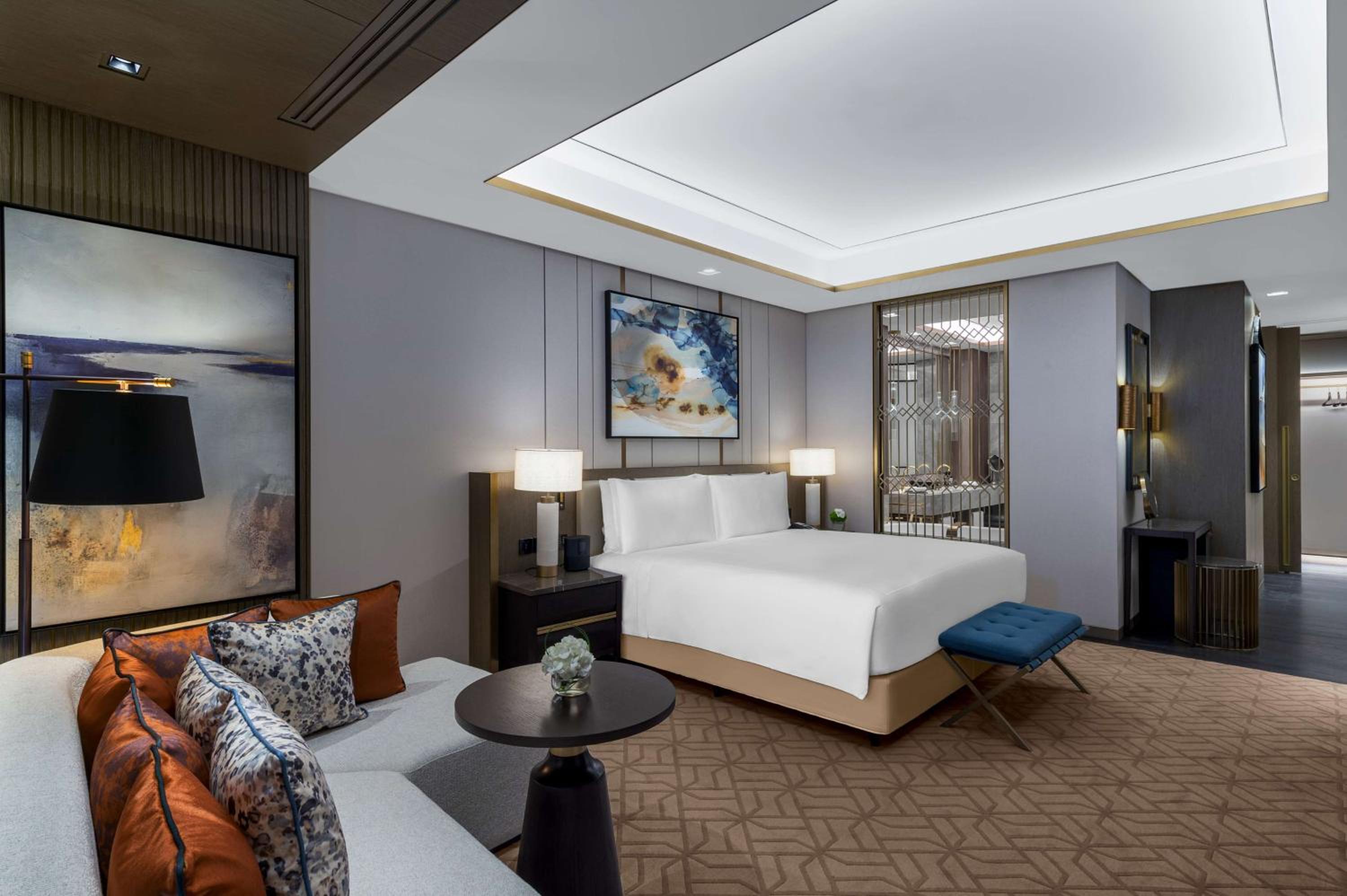 Deluxe King Room - Photo 1