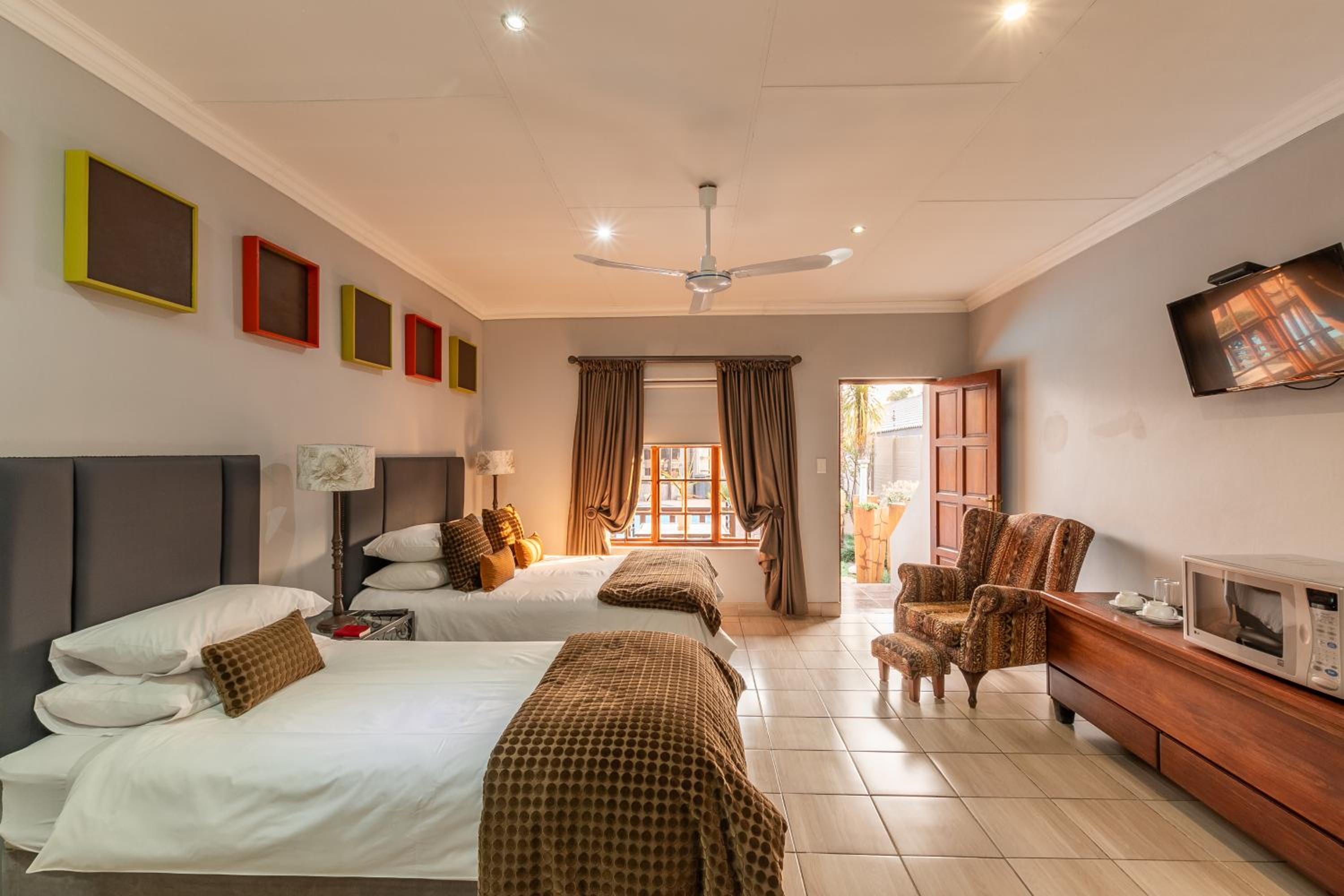 Triple Room - Photo 12