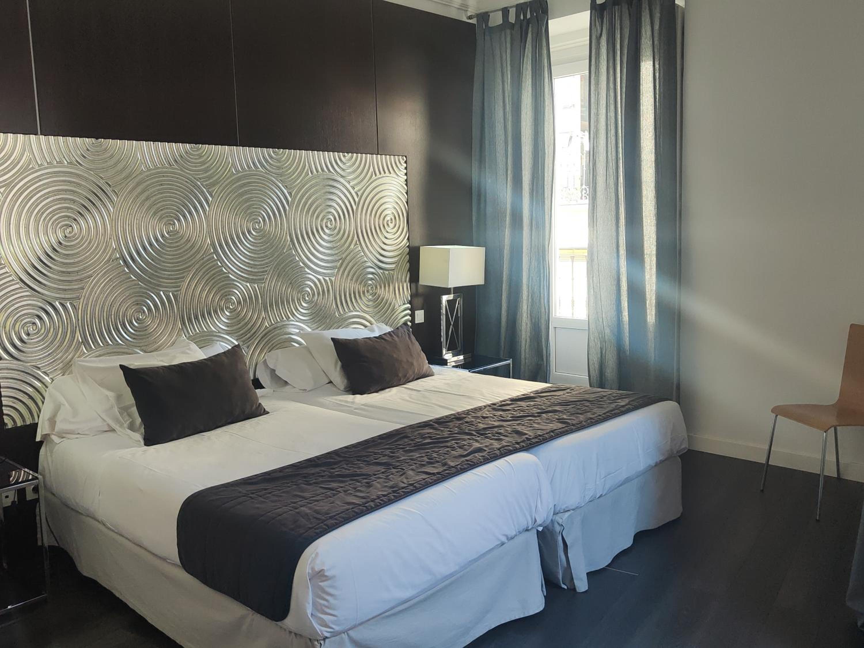 Superior Triple Room thumbnail 5