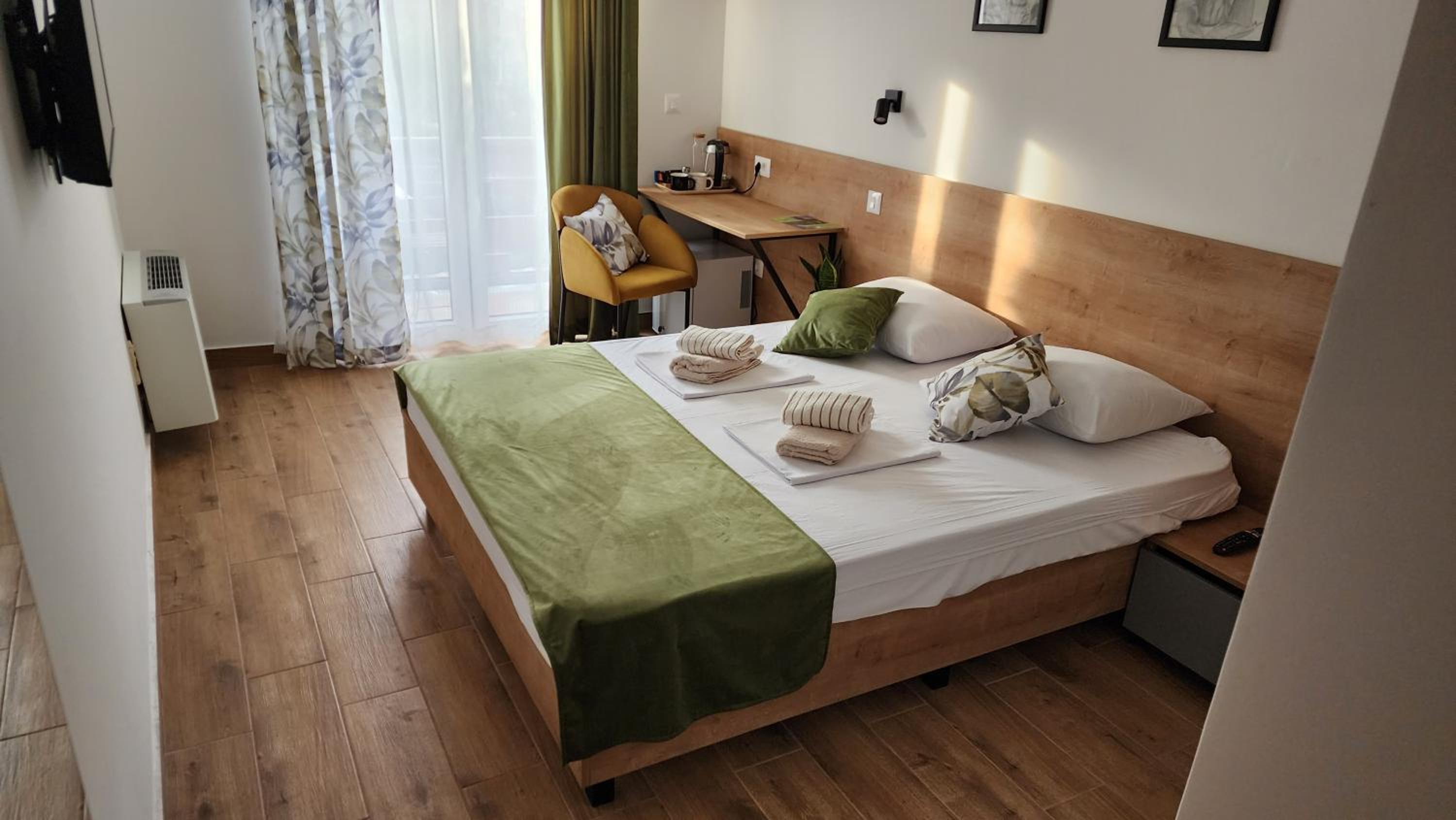 Double or Twin Room with Terrace