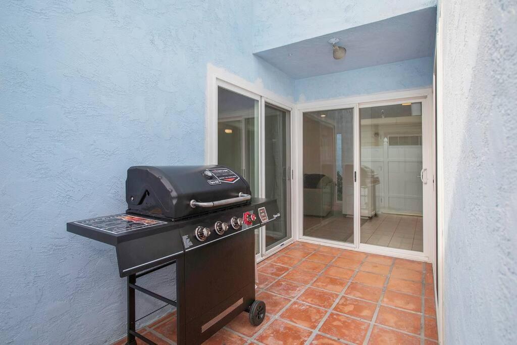 Three-Bedroom House photo 3