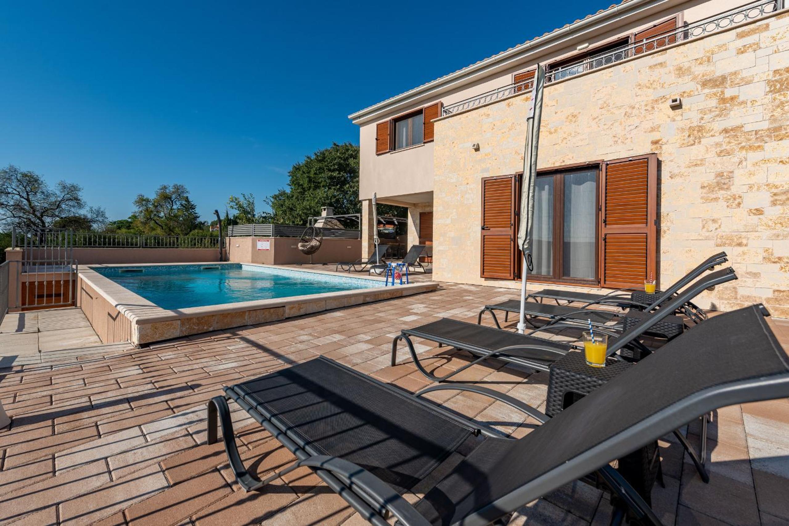 Villa with Private Pool photo 3