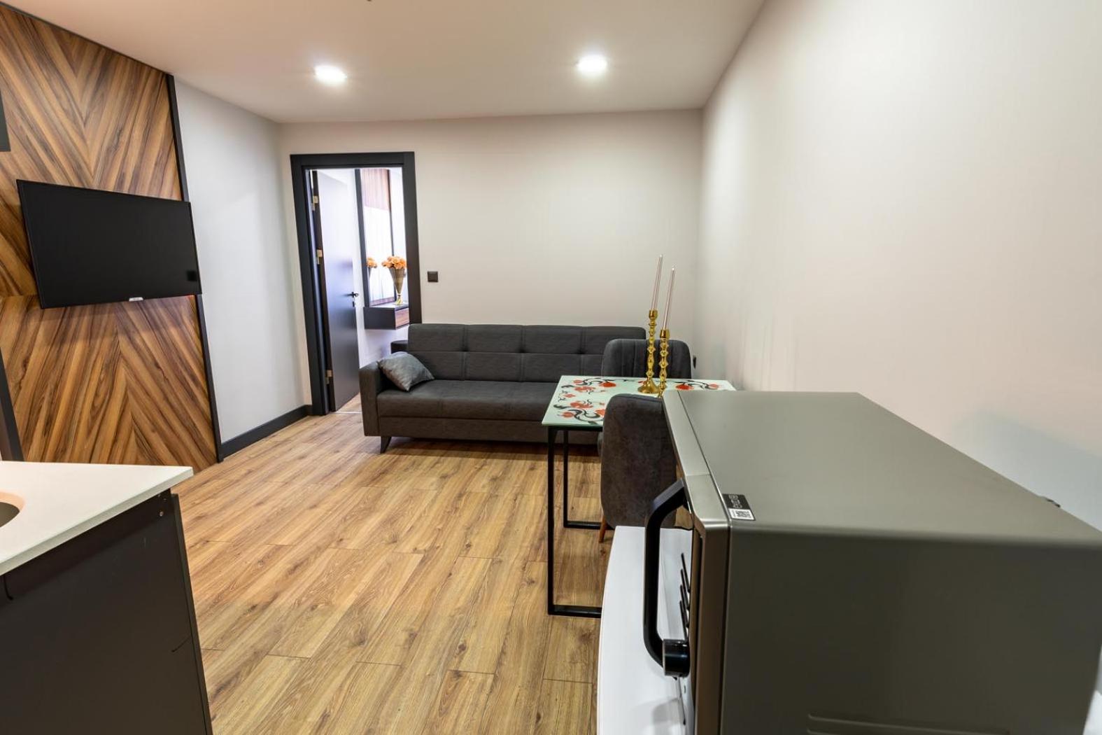 Suite with City View - Photo 4