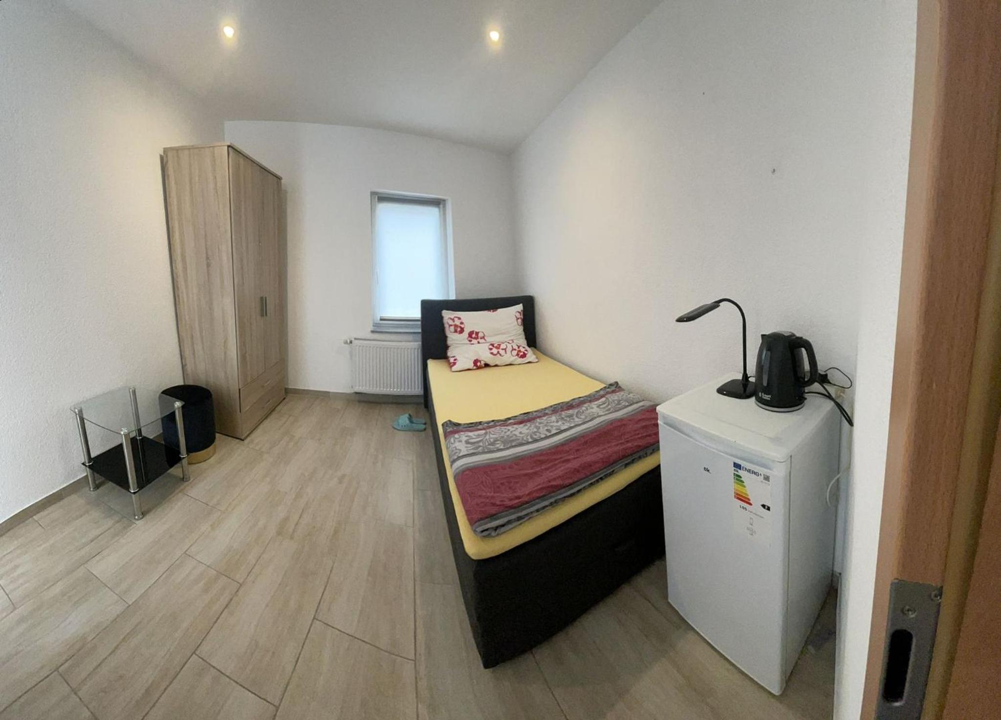 One-Bedroom Apartment photo 1