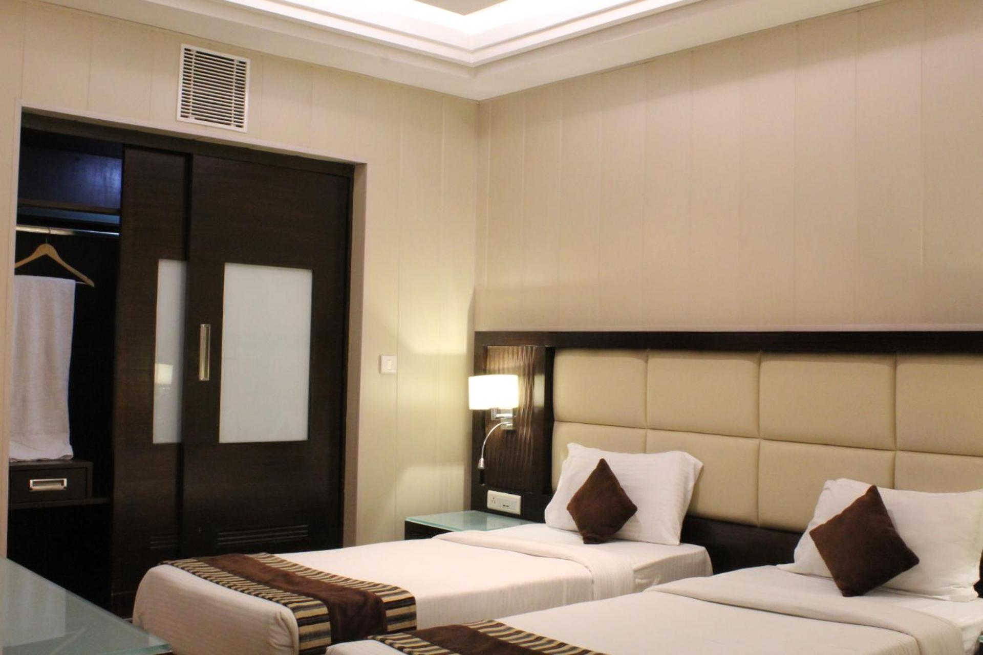 Standard Double or Twin Room photo 2