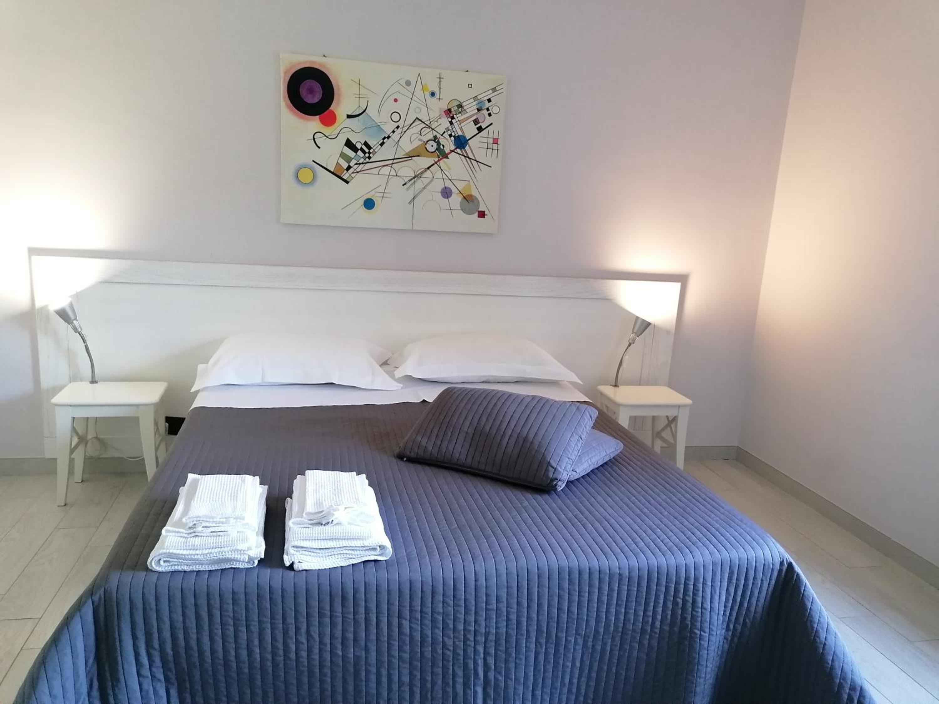 Twin Room - Photo 5