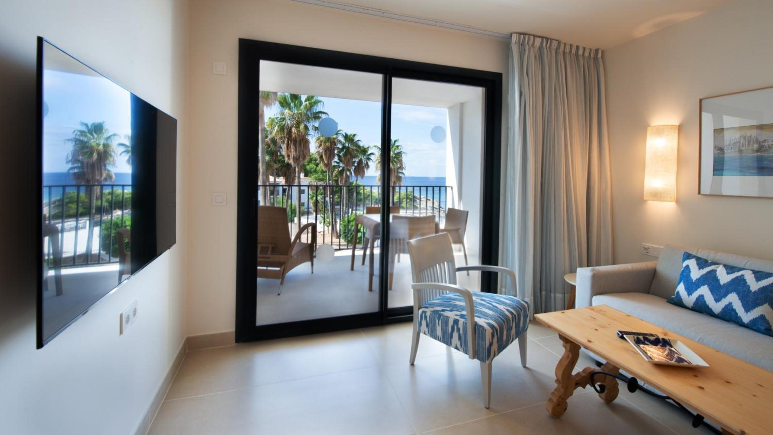 Apartment with Garden View