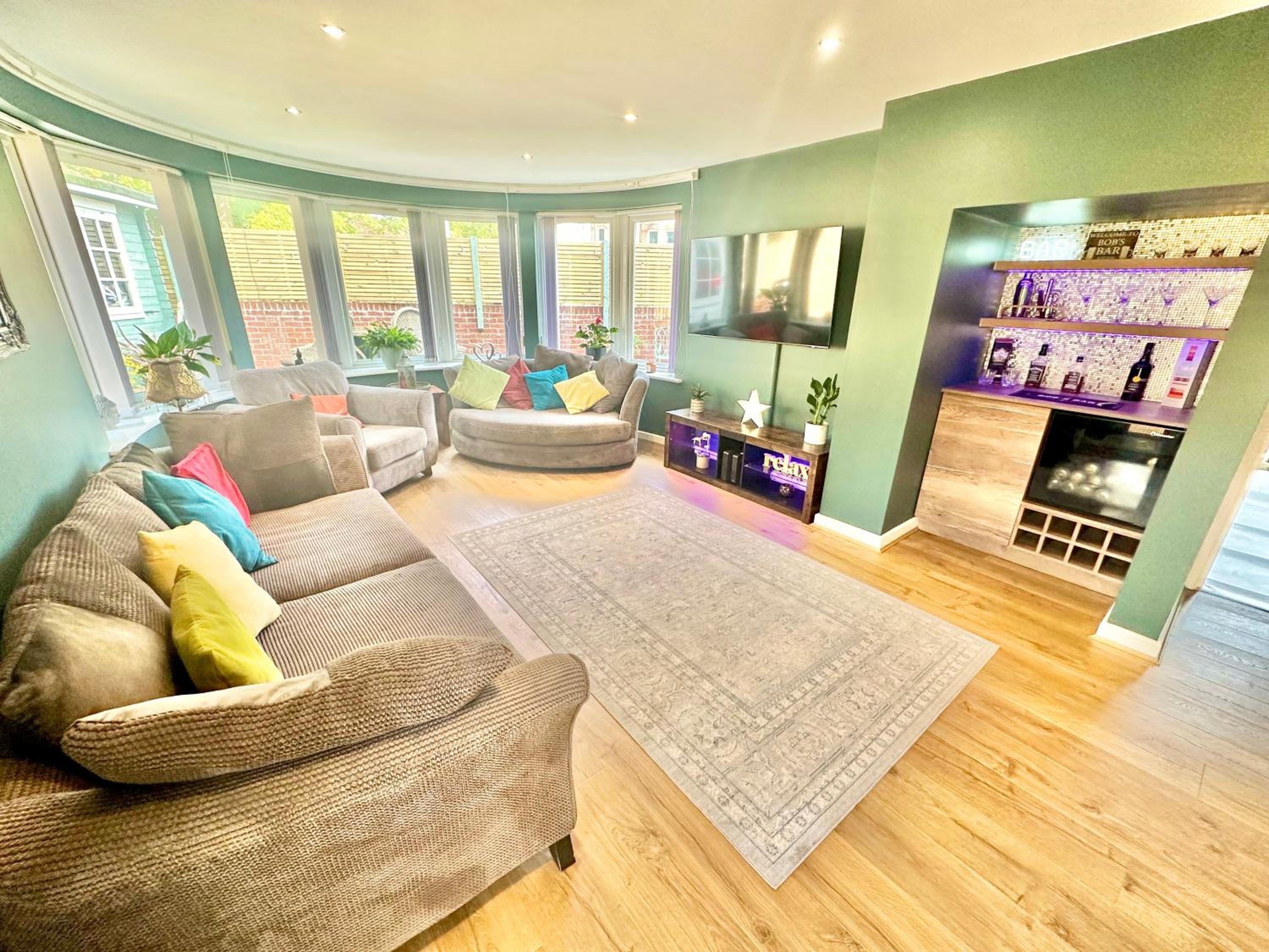 Three-Bedroom House photo 2