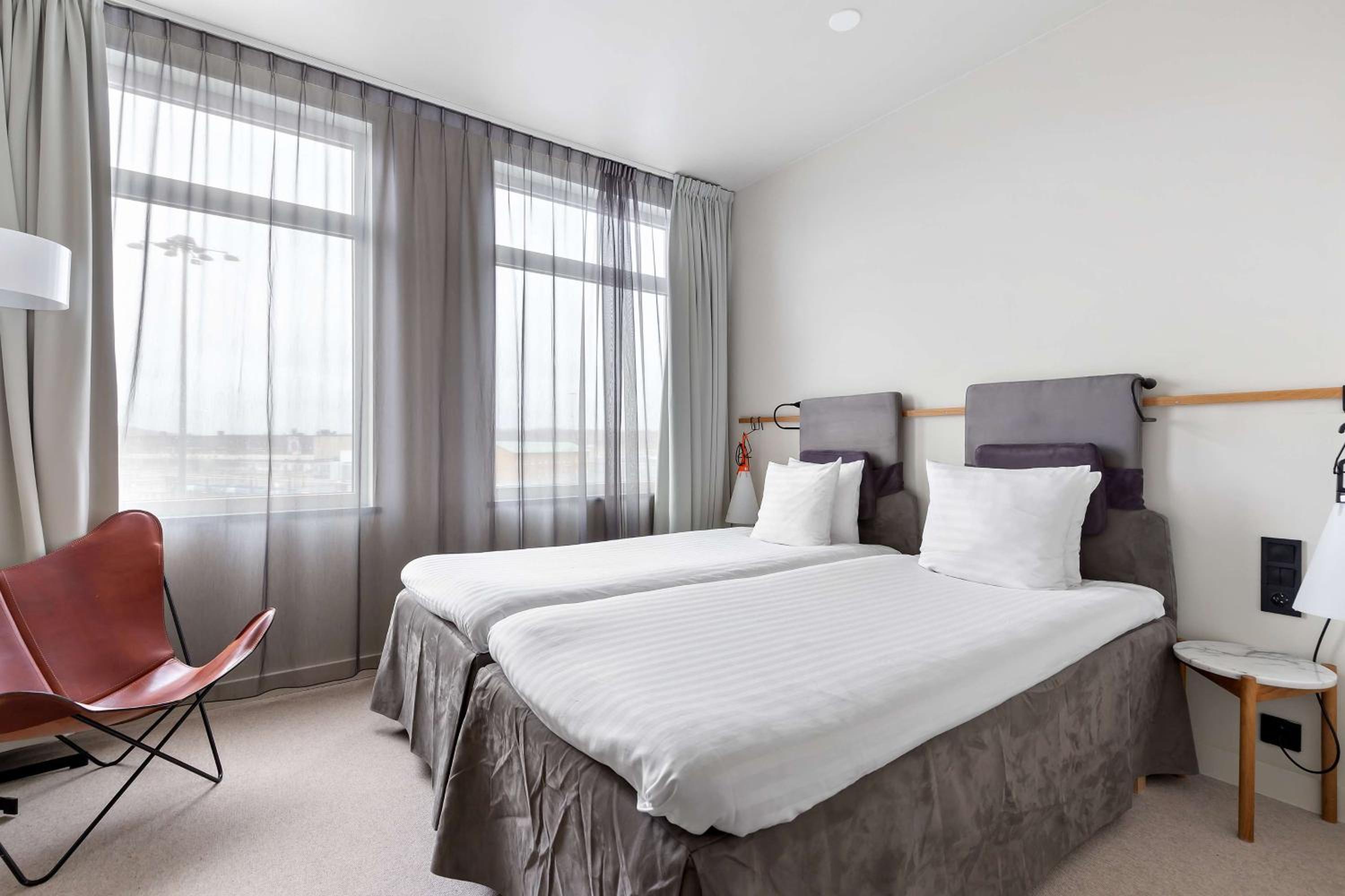 Standard Twin Room - Photo 1