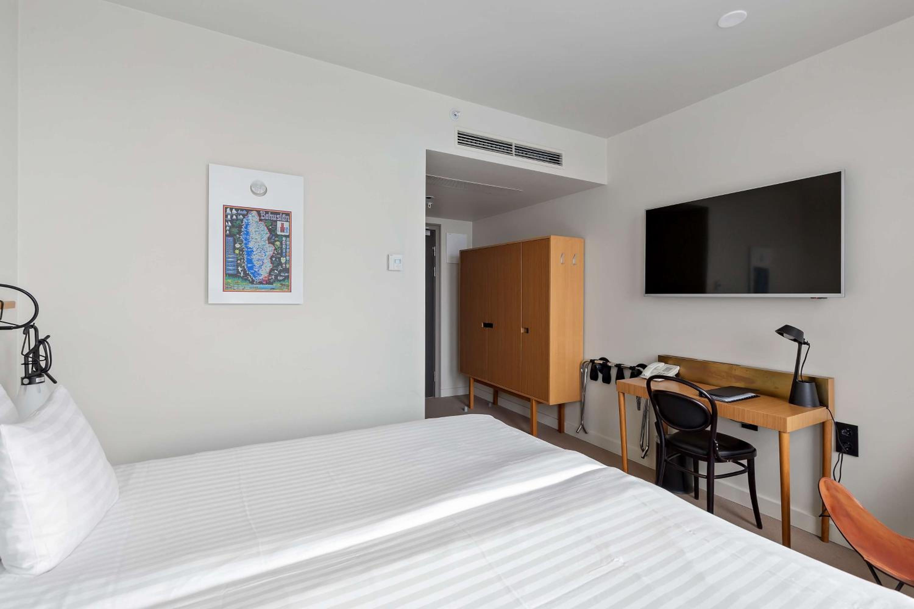 Superior King Room - Photo 3