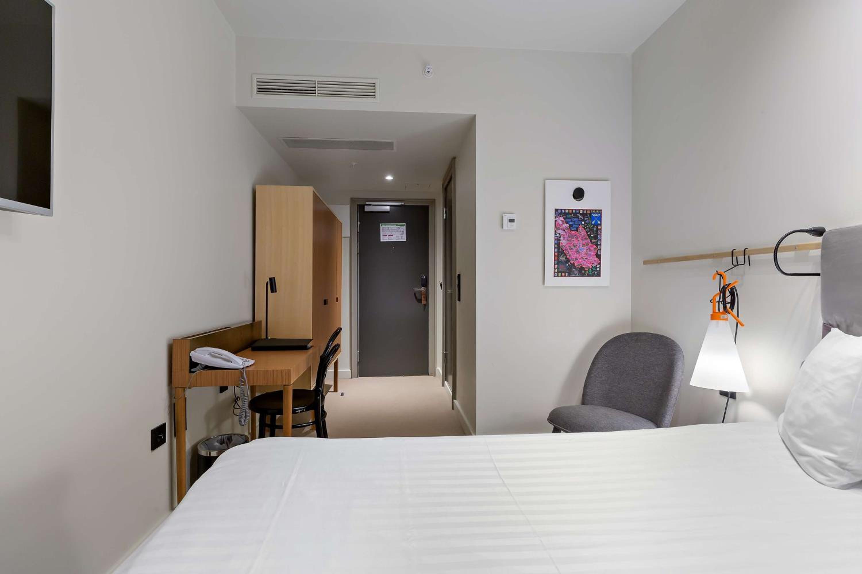 Economy Double Room without Windows - Photo 3