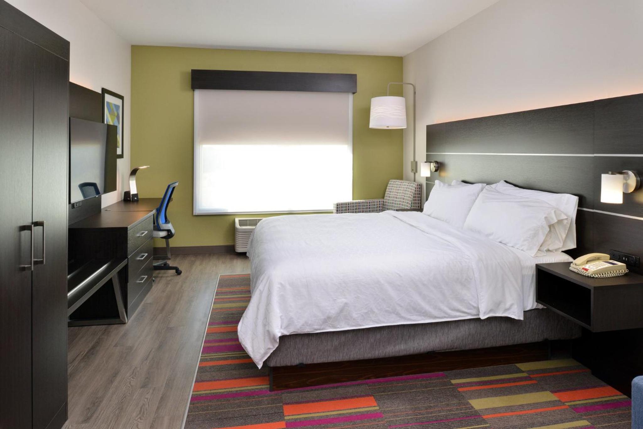 King Suite - Photo 2