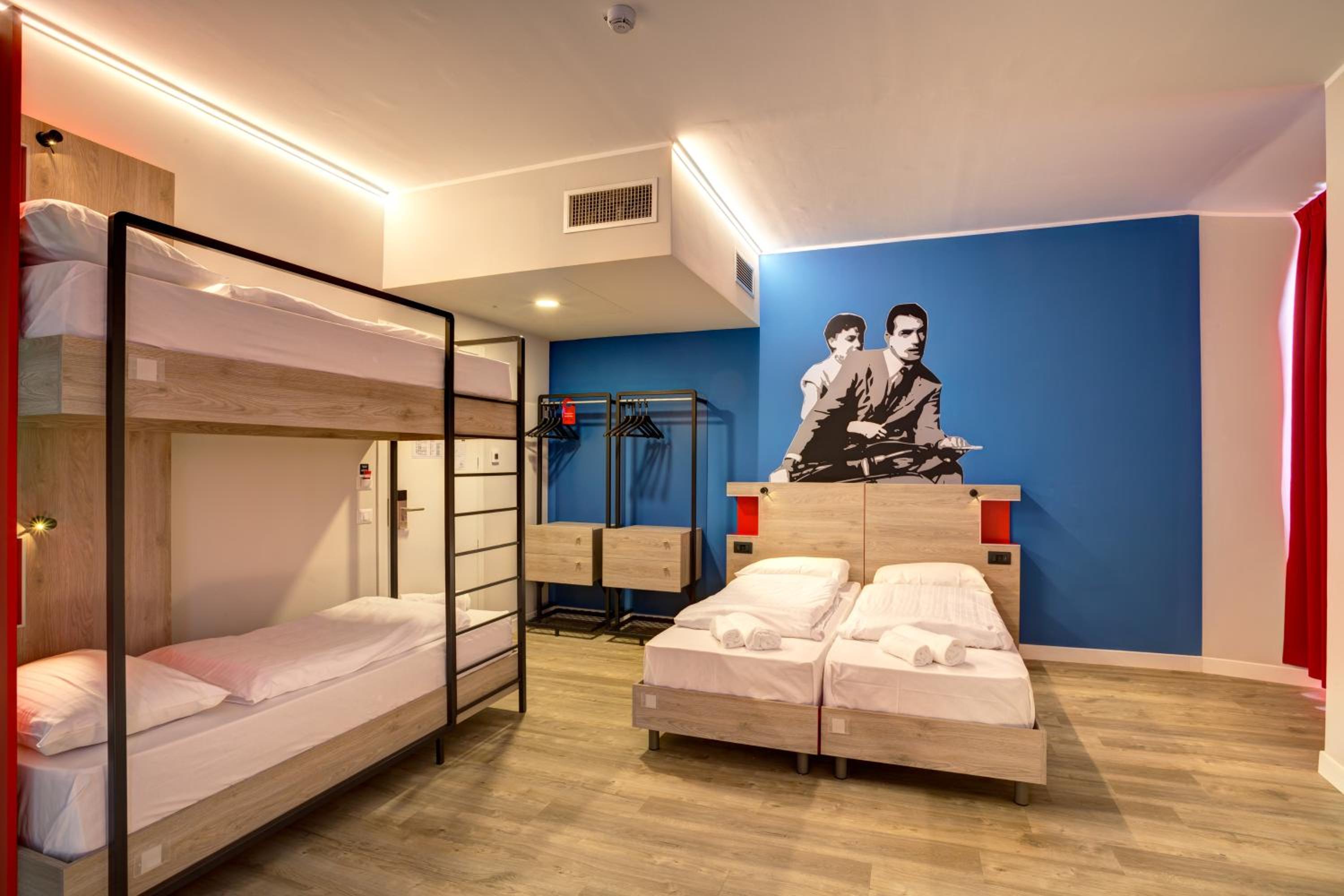 Bed in 4-Bed Mixed Dormitory Room photo 1