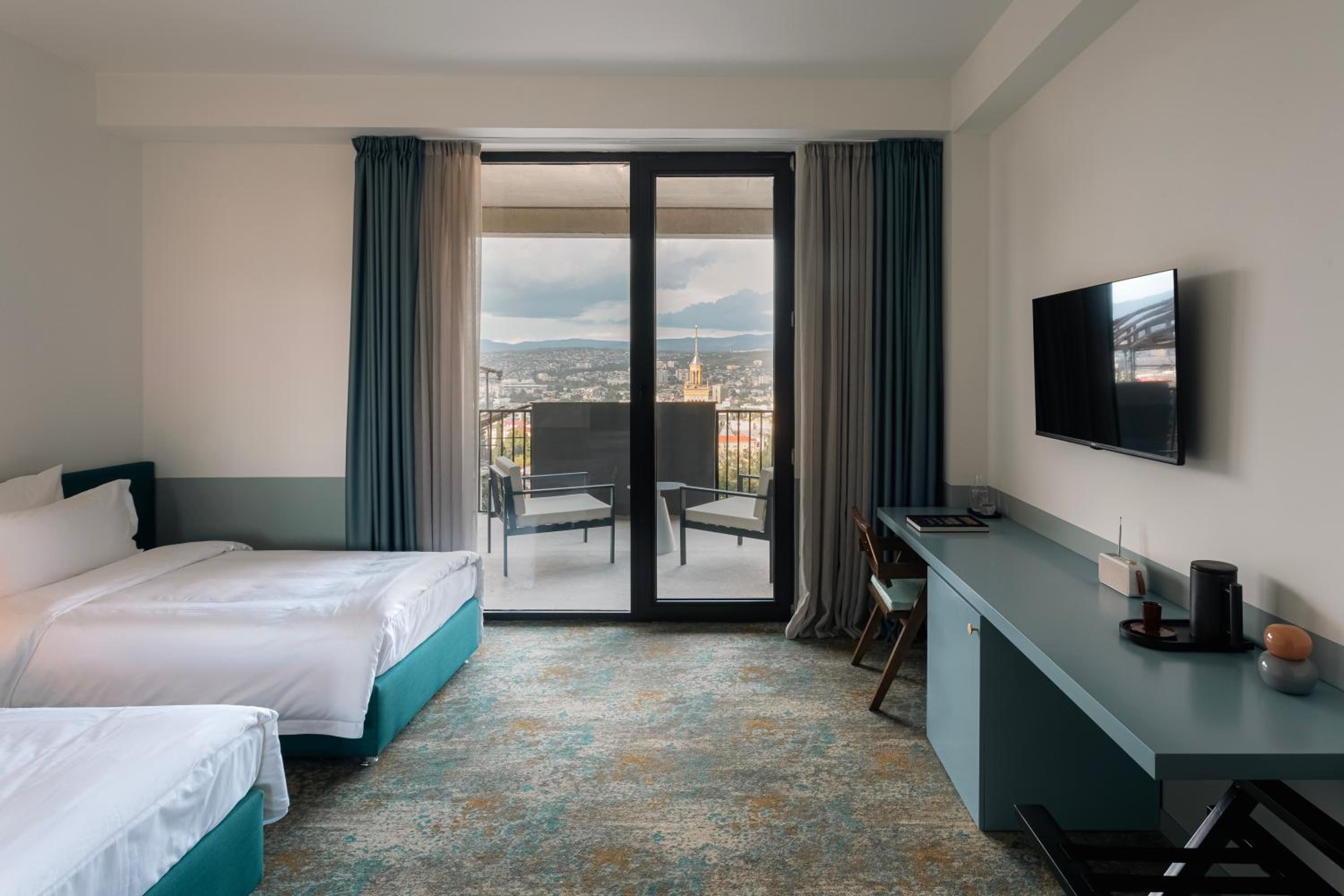 Deluxe Twin Room with City View