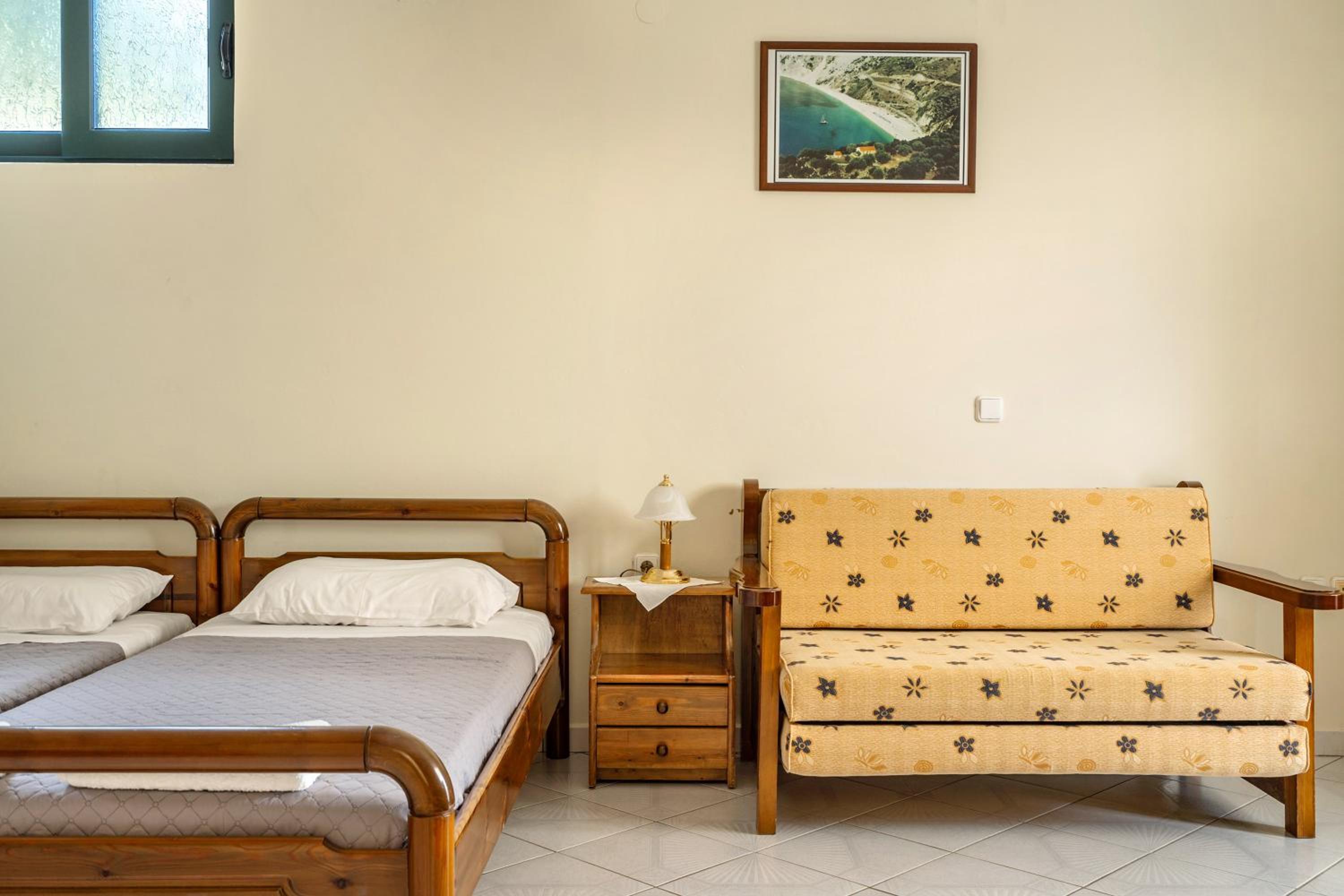 Superior One-Bedroom Apartment with Balcony