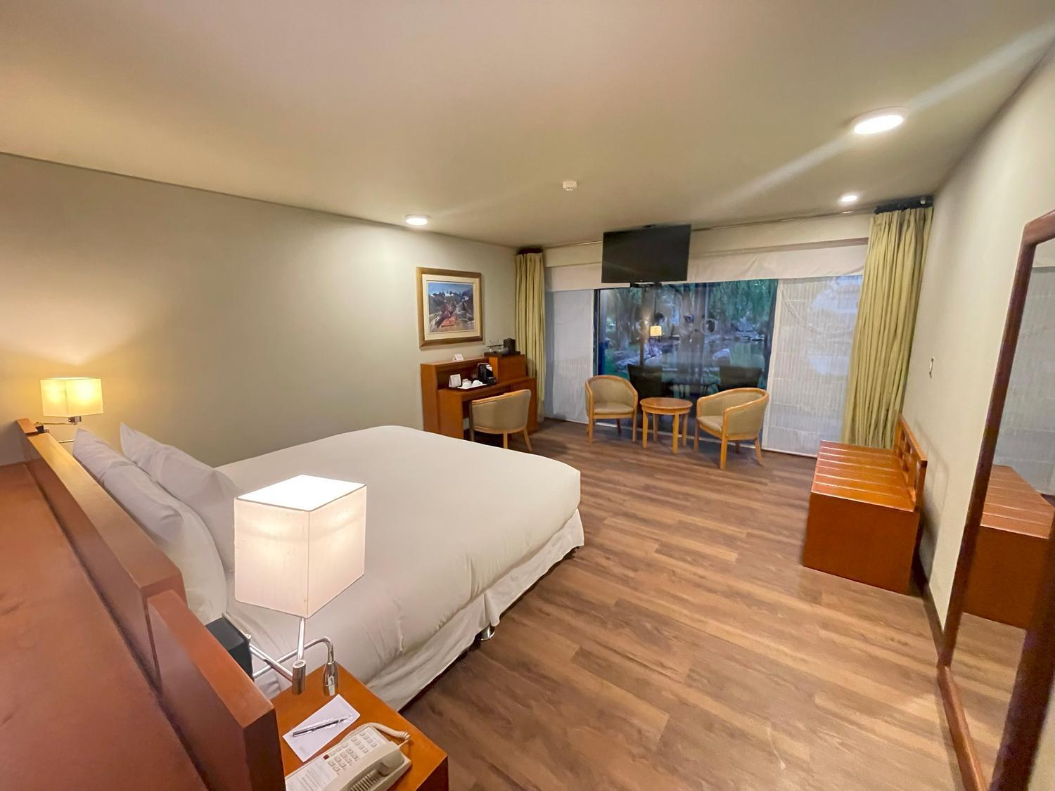 Deluxe King Room - Photo 3