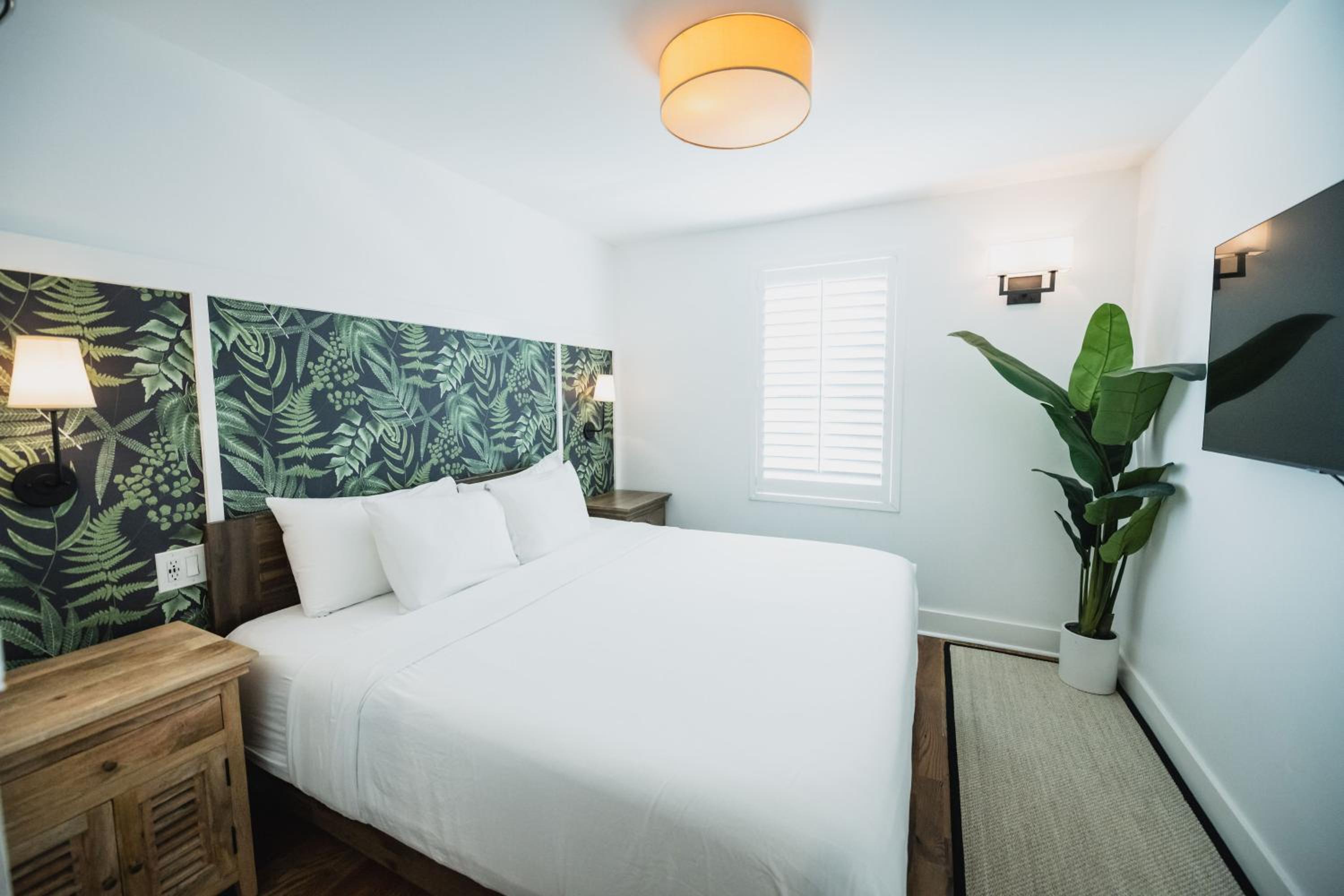 Deluxe King Room - Photo 3