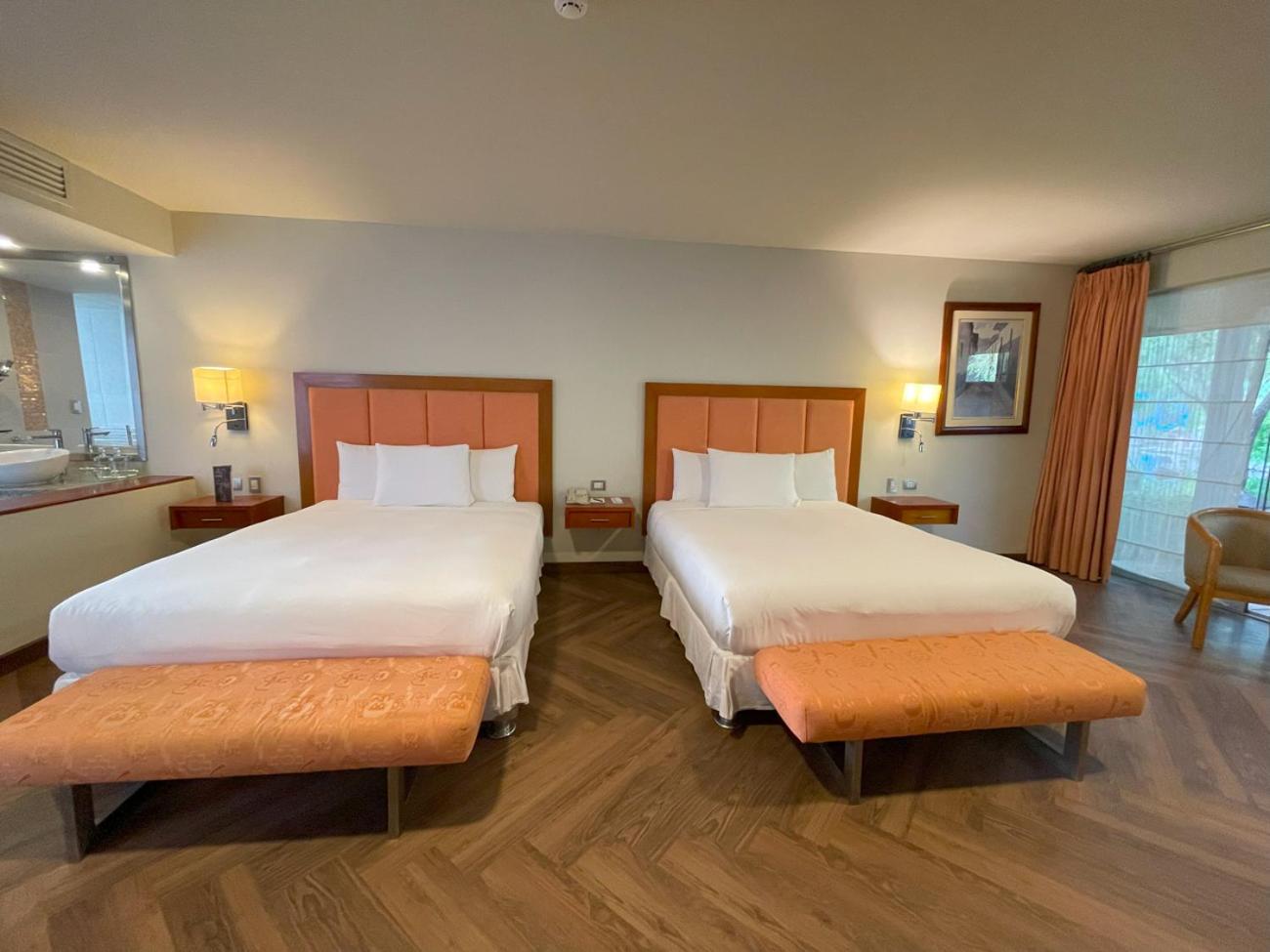 Deluxe Room with Two Queen Beds - Photo 3