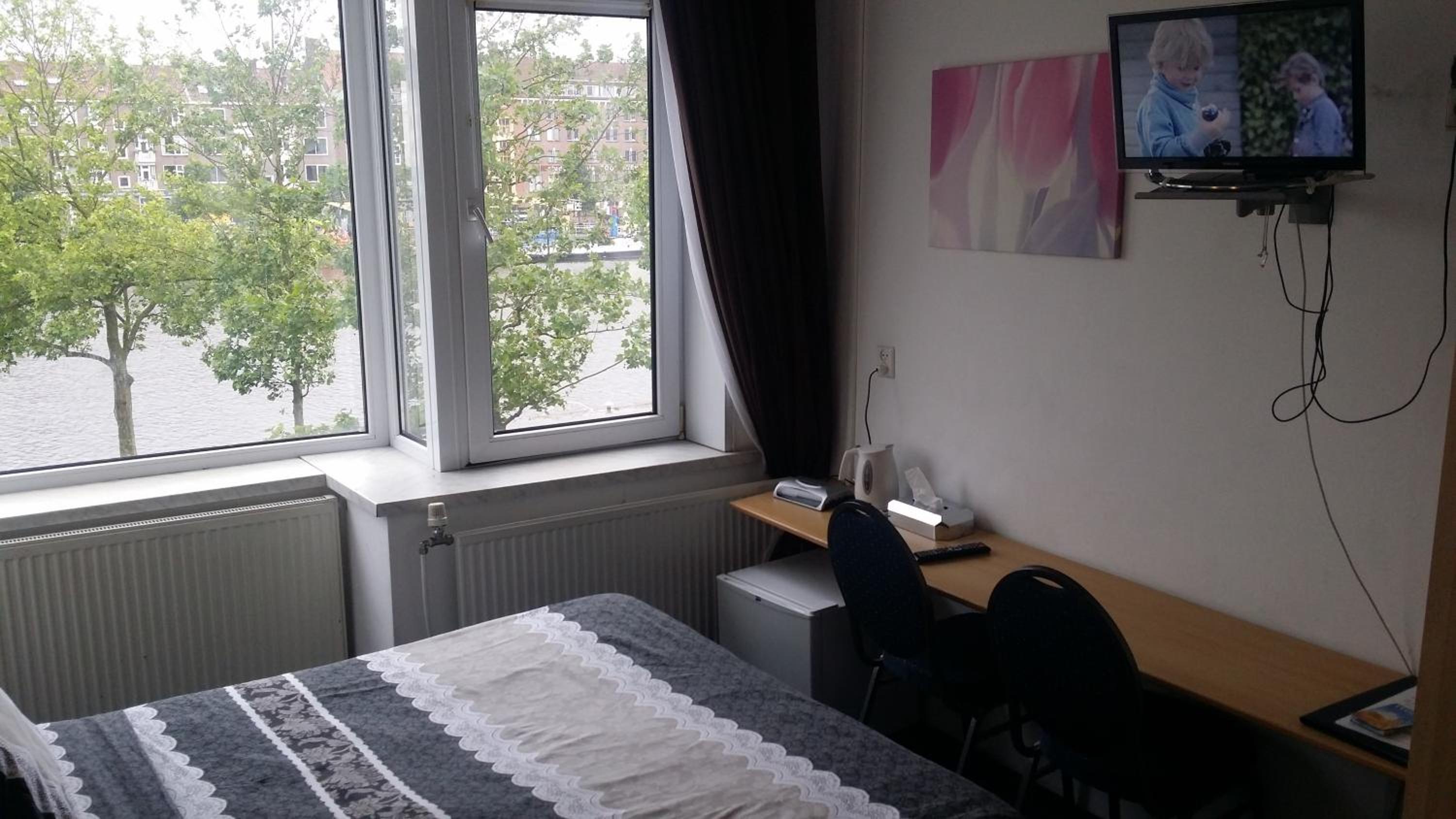 Budget Double Room - Photo 1