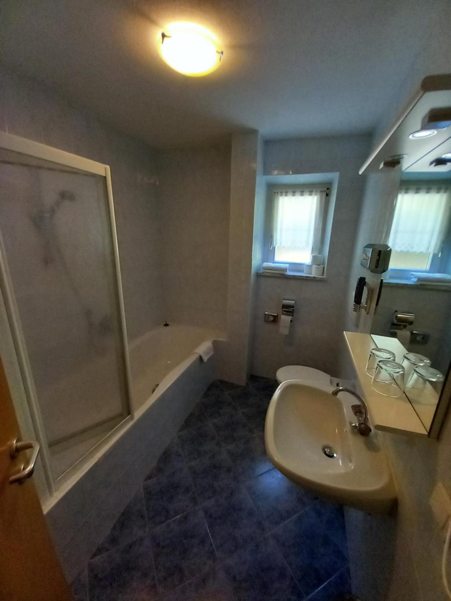 Deluxe Family Room - Photo 2