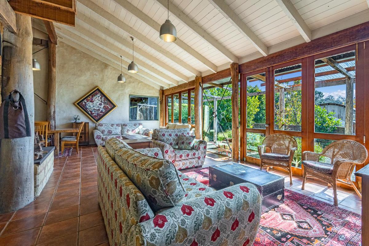 Five-Bedroom House photo 3