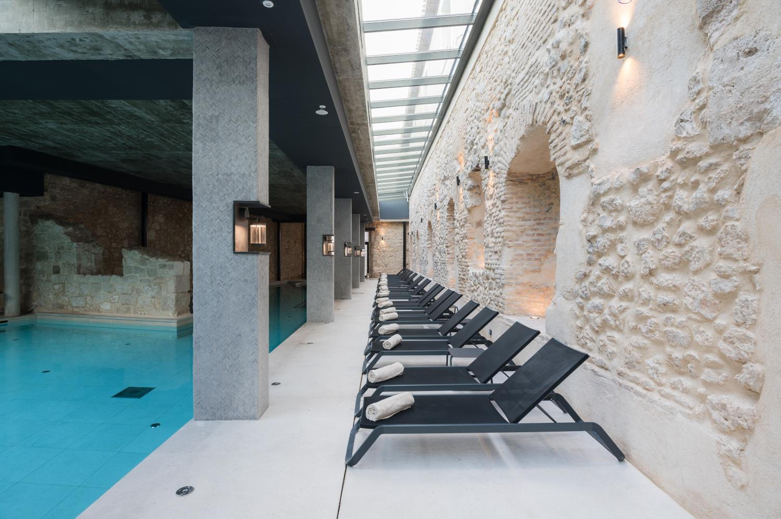 Superior Double or Twin Room with Spa Access - Photo 8