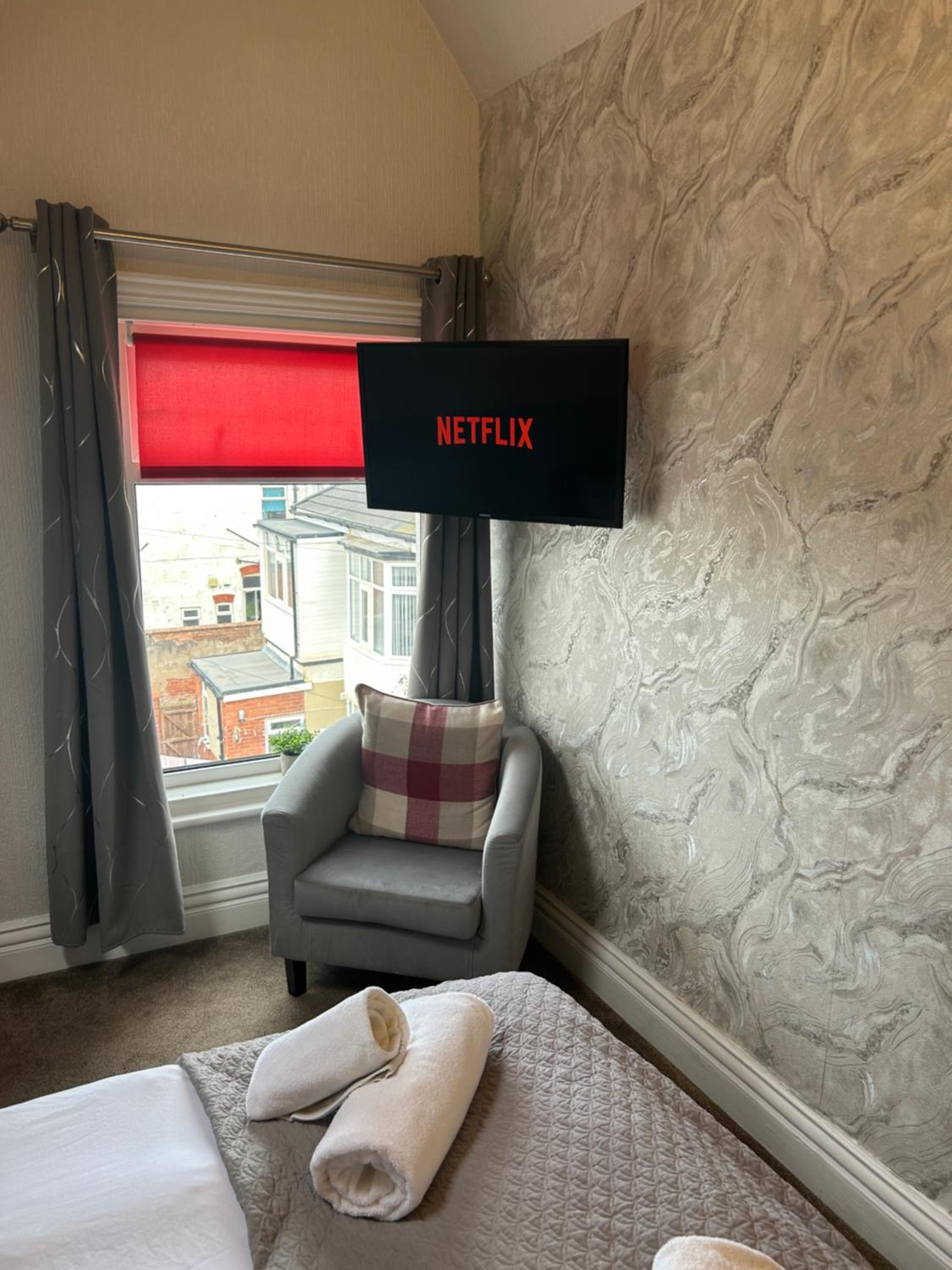 Premier King Room - Photo 17