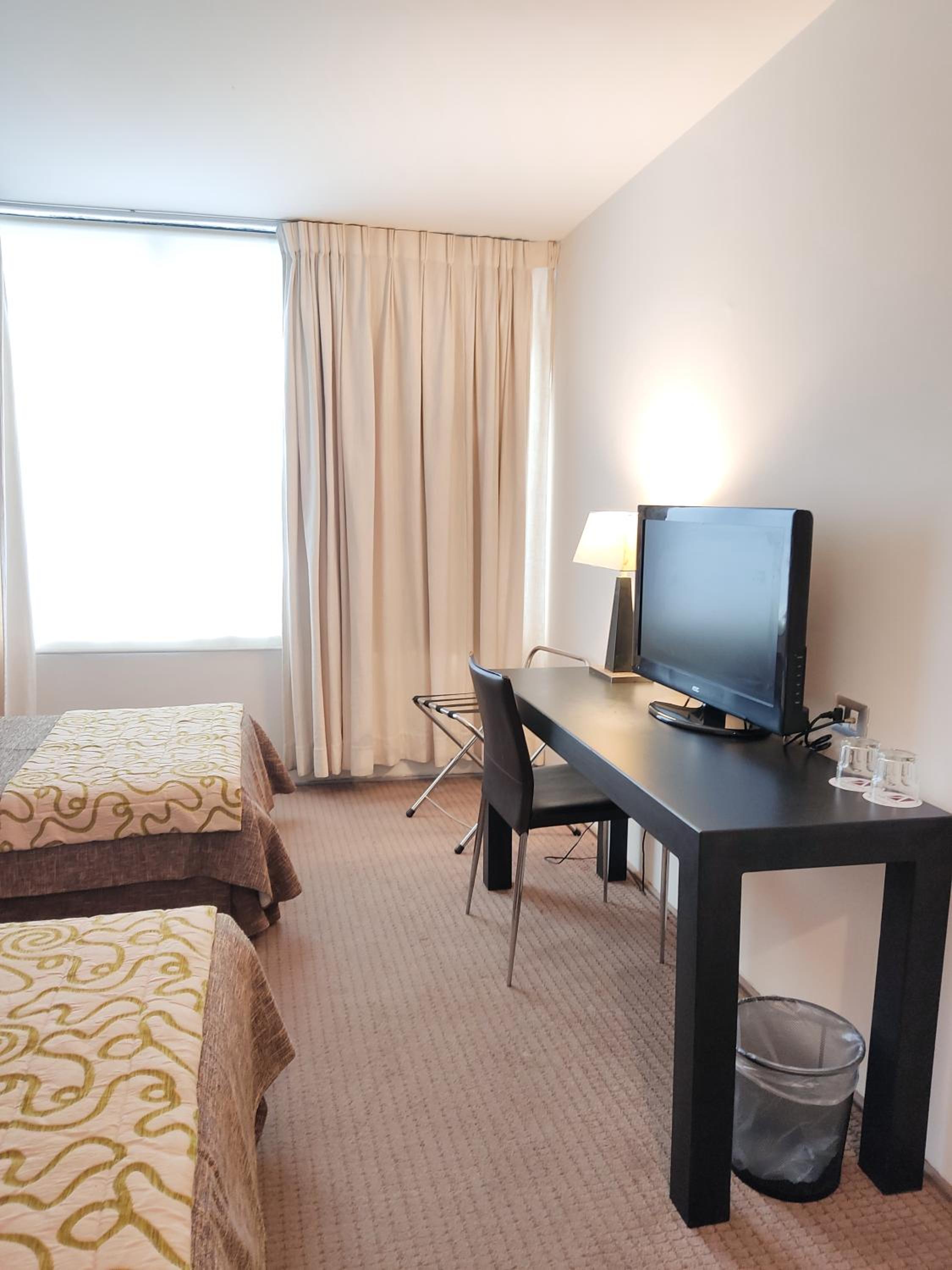 Standard Twin Room - Photo 5